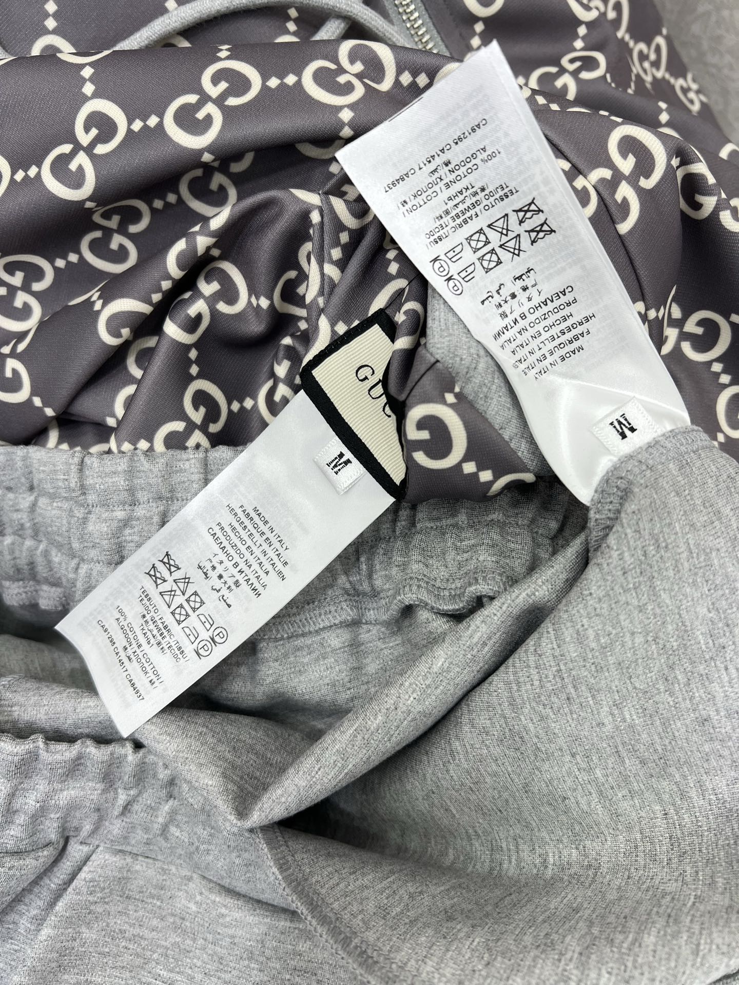 🔥🔥 Gucc* 25新款套装 双面连帽拉链外套➕小直筒长裤的组合 定制拉链头 内里双g老花印花 外套双