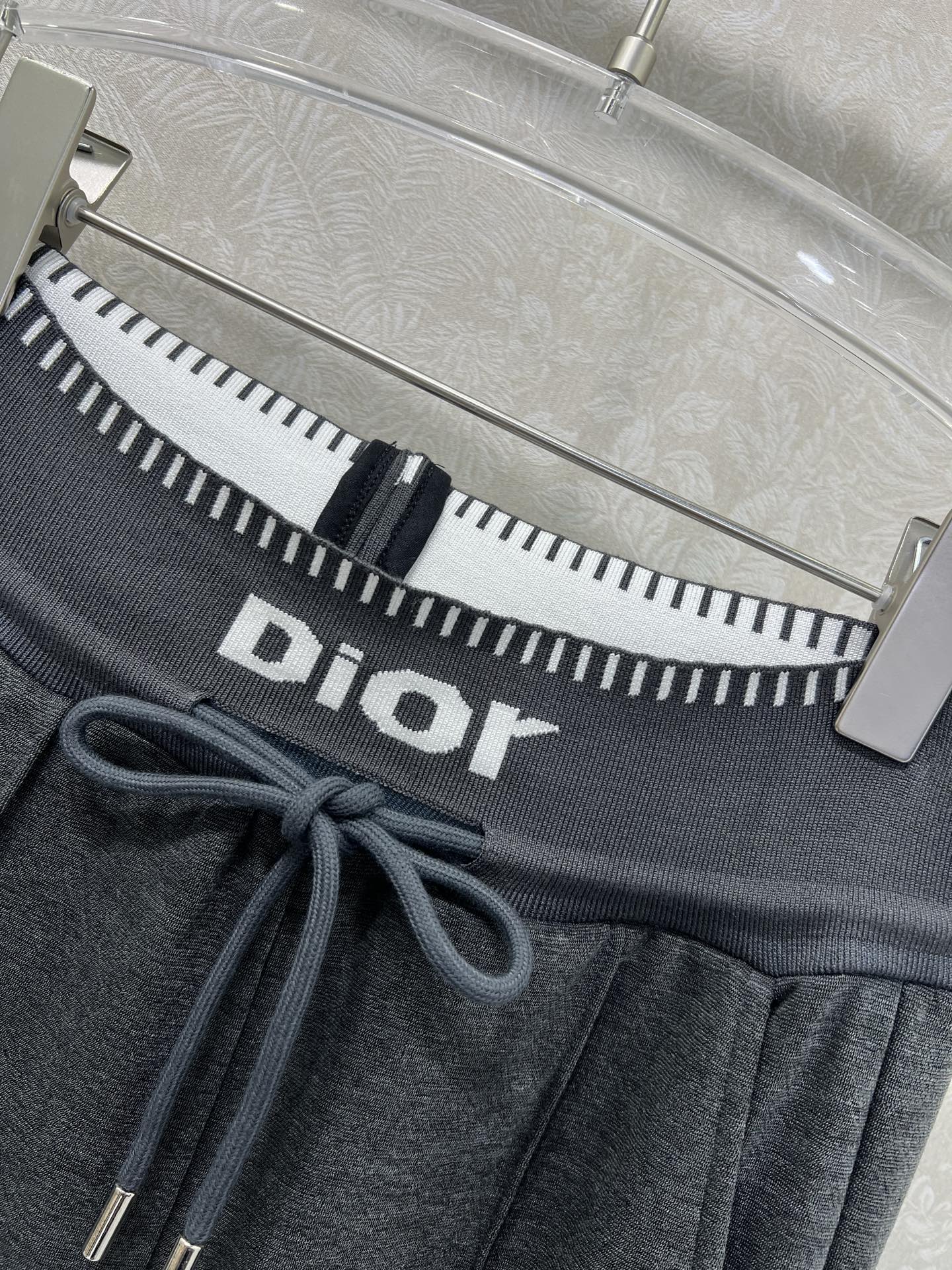 🔥🔥Dio* 25新款腰头字母弹力织带净色阔腿长裤 腰头撞色logo弹力织带 裤身经典皮标装饰 两侧拼条