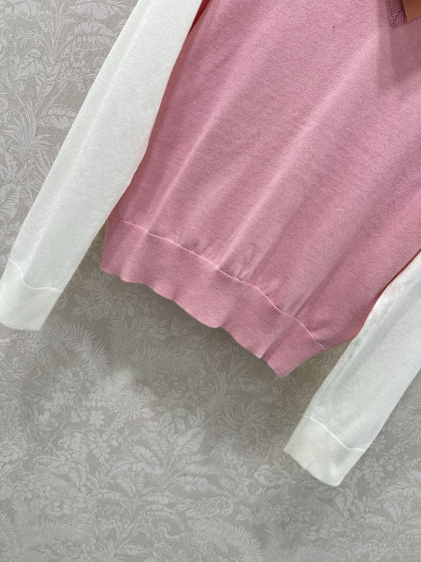 🔥🔥Miumi*25新款假两件针织上衣 超美的配色 羊毛材质 独家高版出品 真的很难不让人心动哇！轻轻松