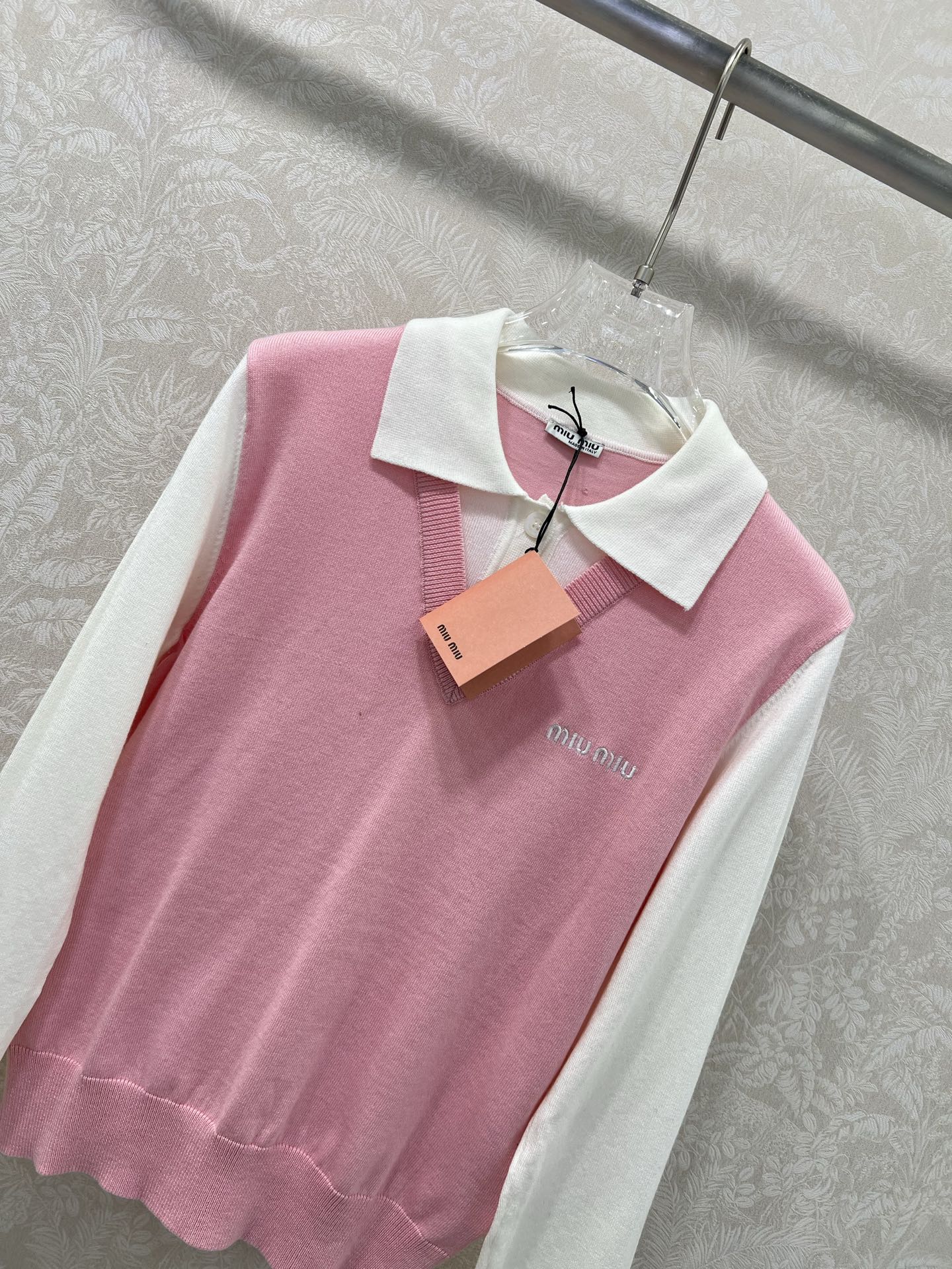 🔥🔥Miumi*25新款假两件针织上衣 超美的配色 羊毛材质 独家高版出品 真的很难不让人心动哇！轻轻松