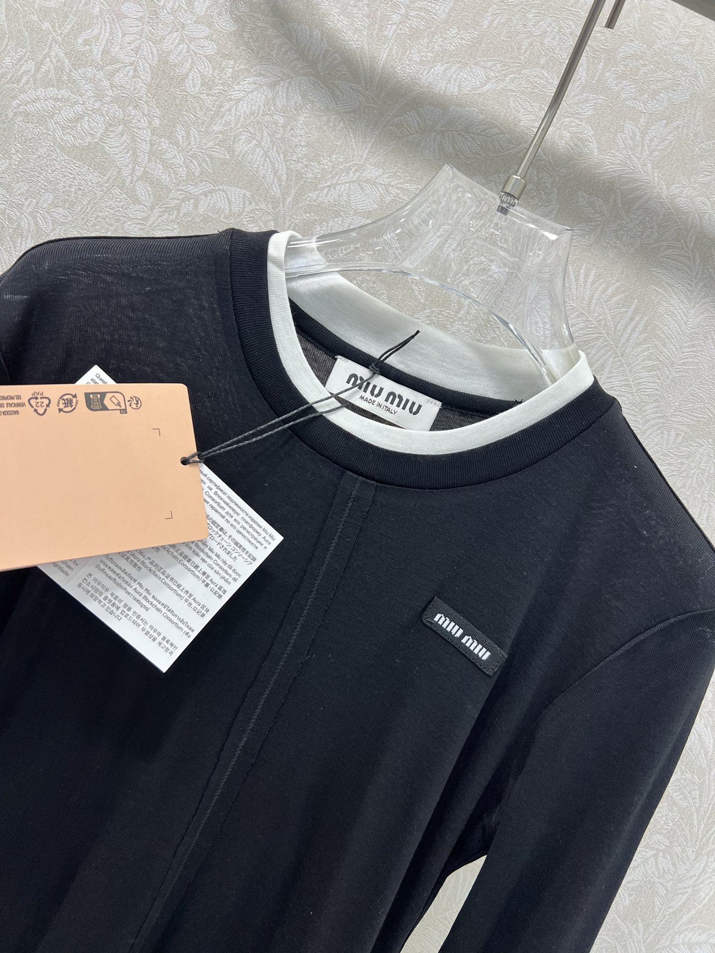 🔥🔥Miumi*25新款袖口撞色长袖打底上衣 定制YB进口天丝羊毛 质感细腻 穿搭舒适 胸前贴标凸显品牌