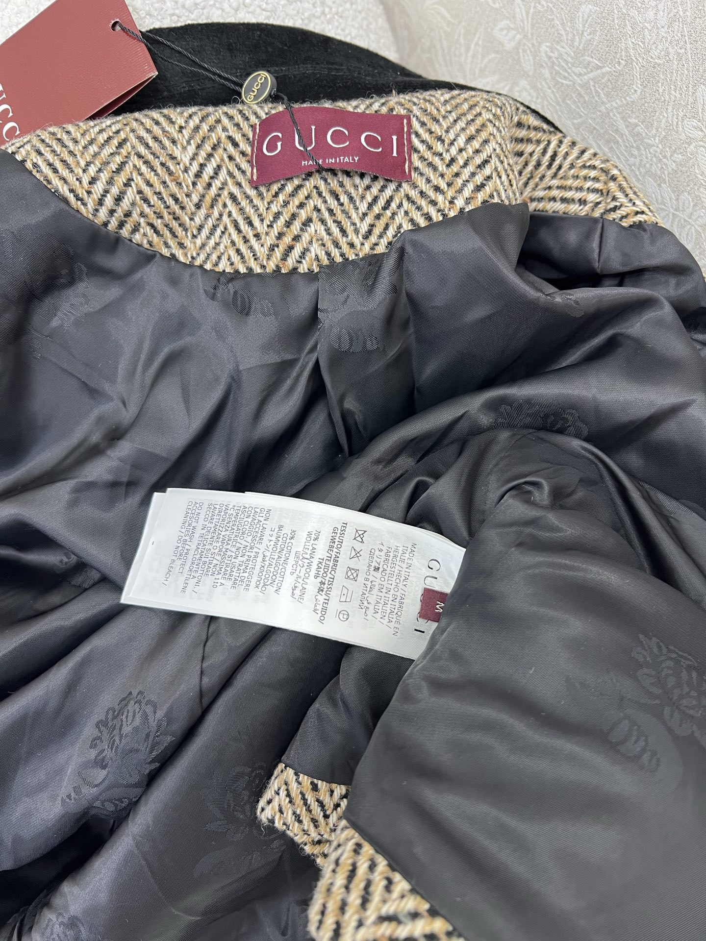 🔥🔥GUCC*25新款英伦学院风廓形外套！复古减龄学院派！气质大翻领人字纹进口羊毛面料高级又时髦！经典版