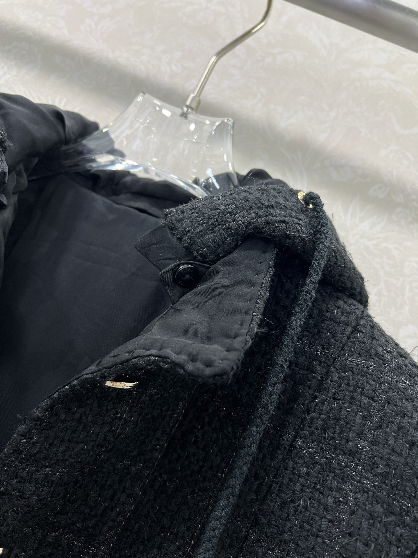 🔥🔥chan*l 25新款可拆卸连帽黑色四口袋外套 百分百内衬真丝版本‼️手工坊系列同步上新啦 秀场同款