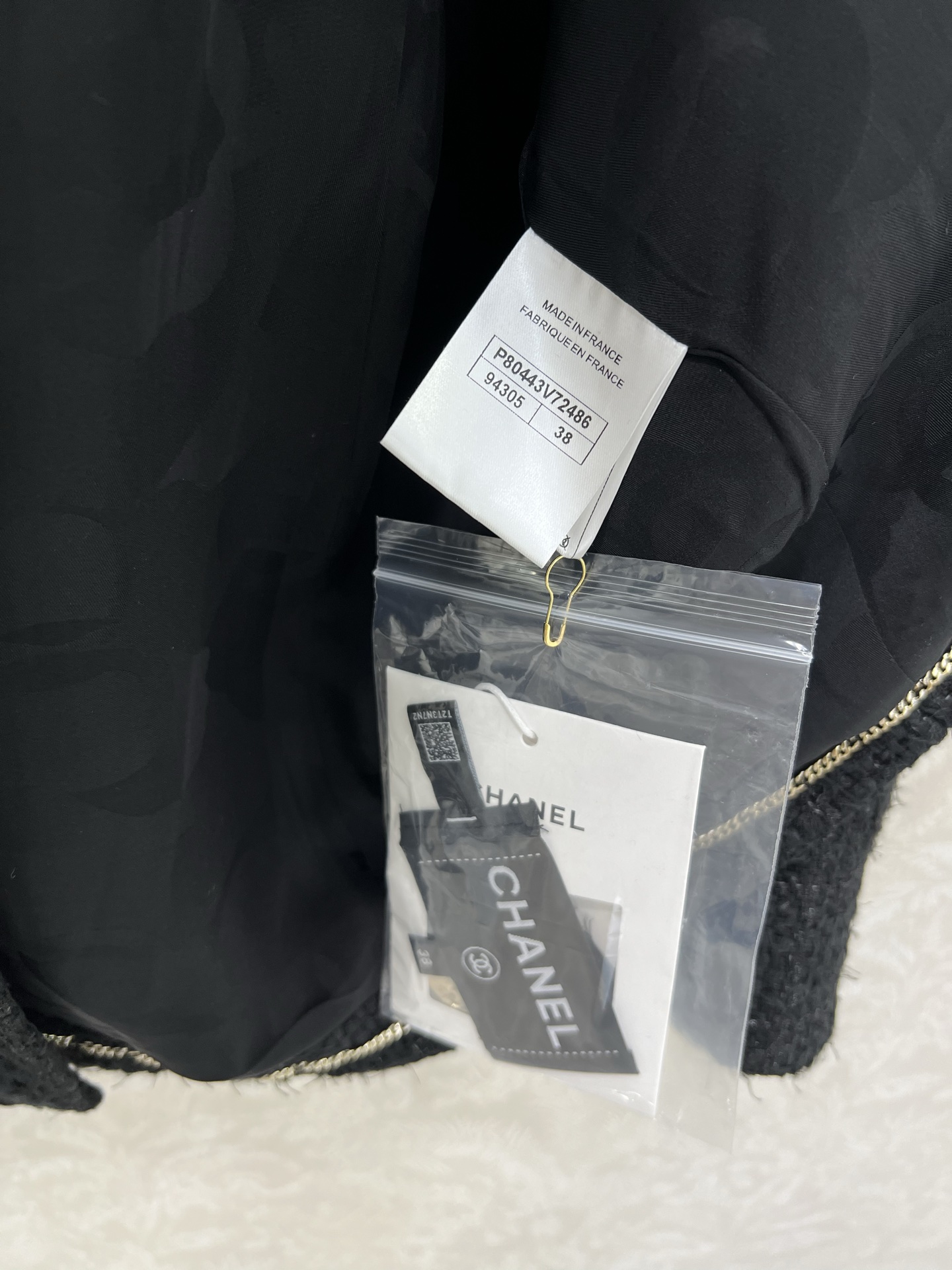 🔥🔥chan*l 25新款可拆卸连帽黑色四口袋外套 百分百内衬真丝版本‼️手工坊系列同步上新啦 秀场同款