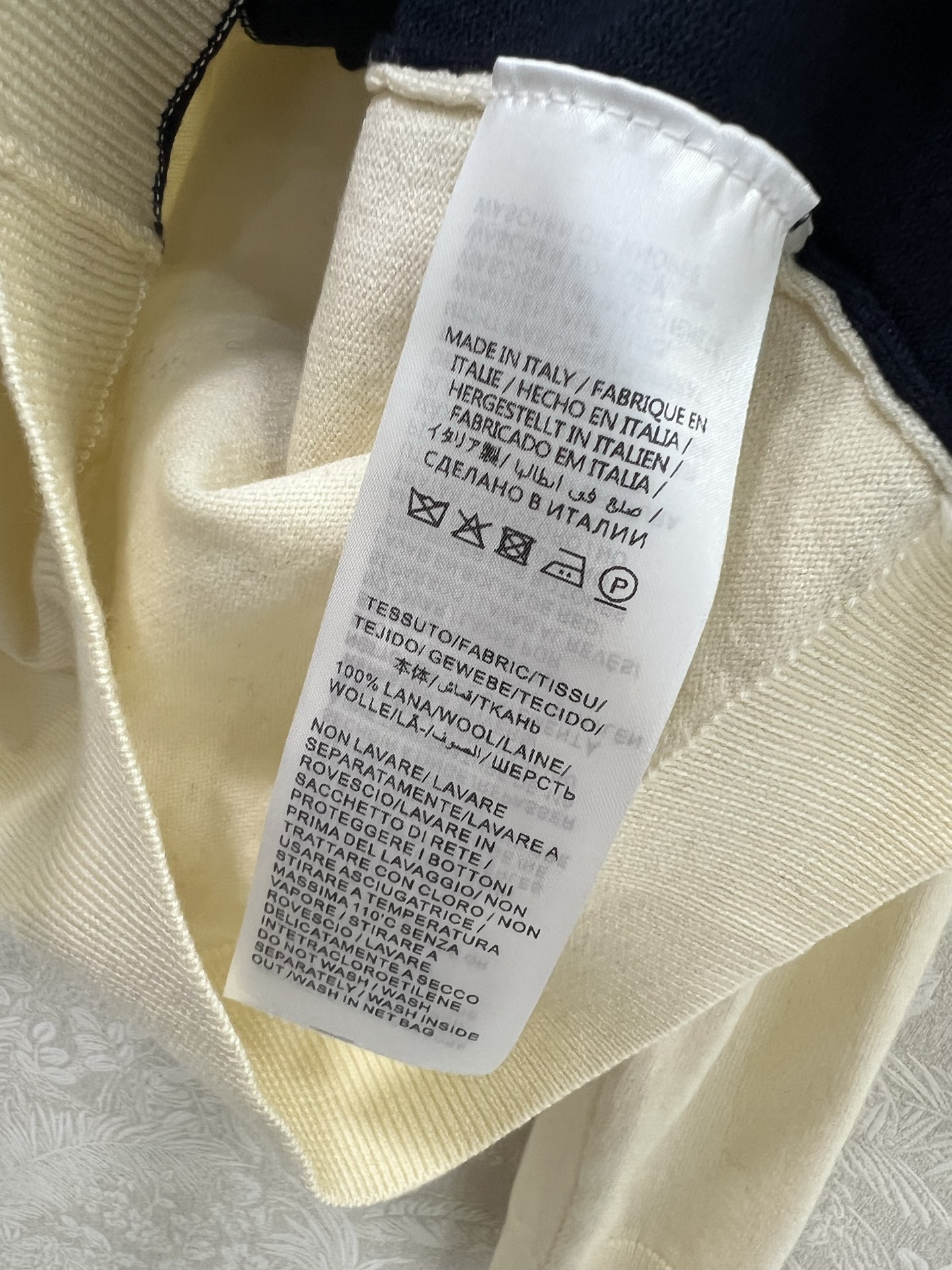 🔥🔥Gucc*25新款V领撞色针织开衫 胸前字母提花 高级大面积撞色 独家高版出品 真的很难不让人心动哇