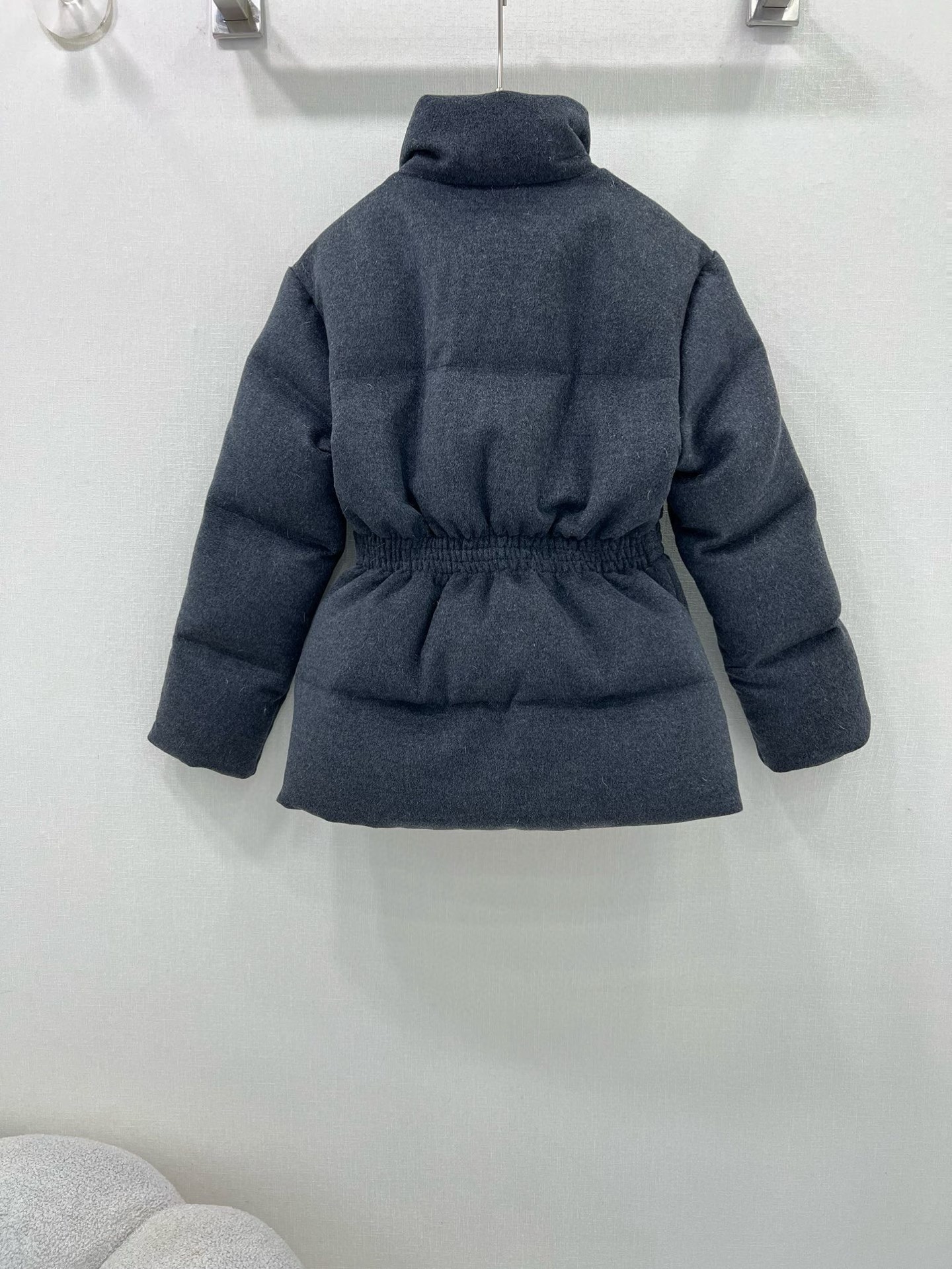 🔥🔥PRAD*25秋冬爆款持续出货~时髦精穿搭90白鹅绒长袖羽绒服 ！立领真皮皮带束腰羊毛呢羽绒服！不挑