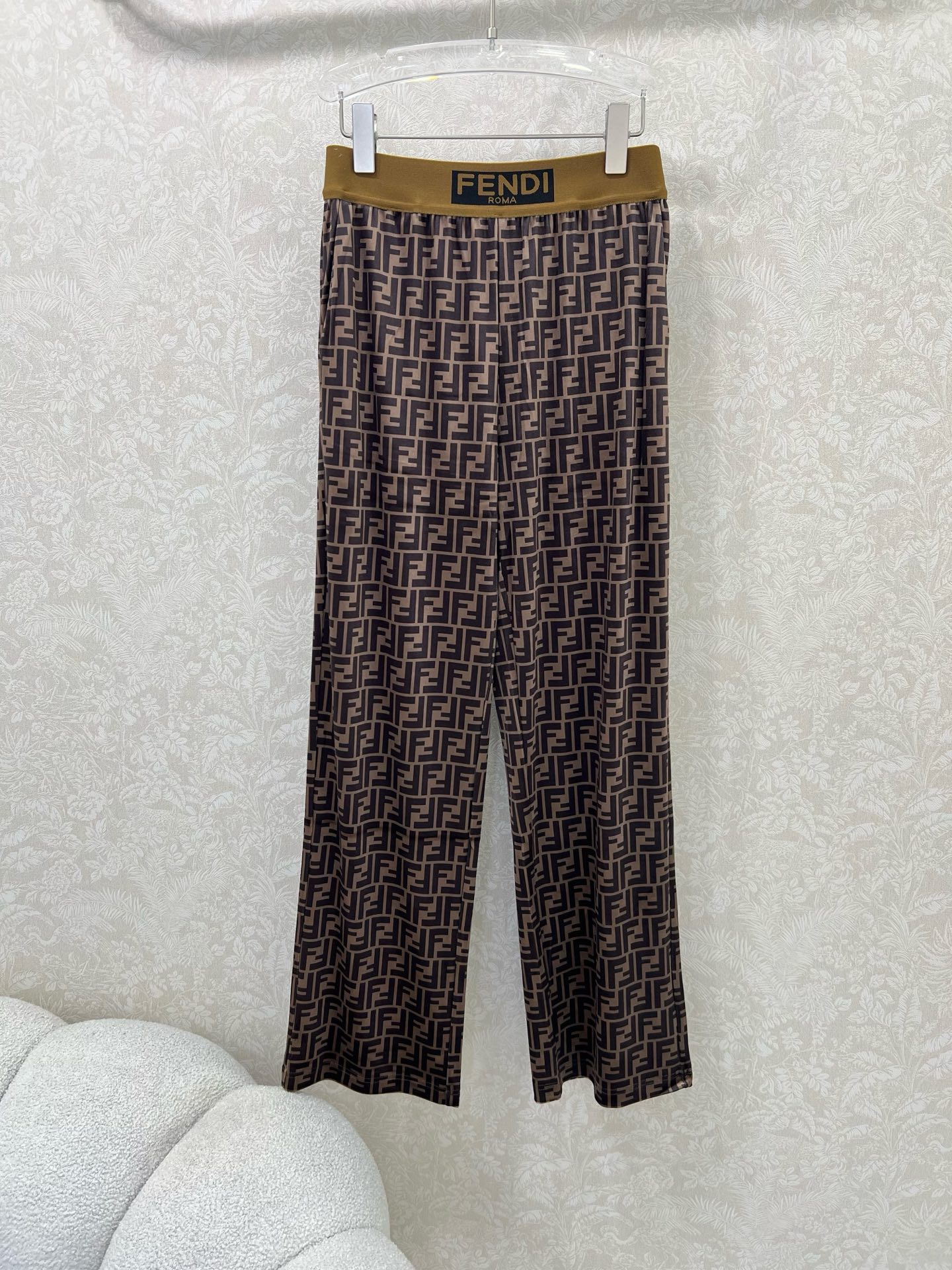 🔥🔥 FEND* 25新款丝绒阔腿裤 简约风气质阔腿休闲裤 腰头经典字母弹力织带 整套双F字母印花 舒适