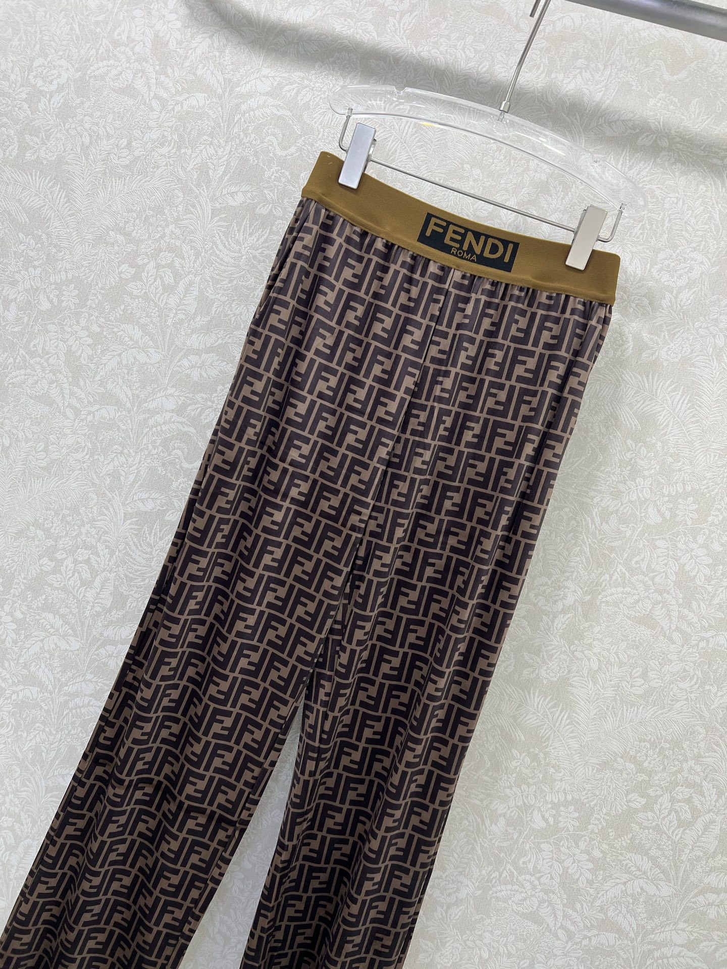 🔥🔥 FEND* 25新款丝绒阔腿裤 简约风气质阔腿休闲裤 腰头经典字母弹力织带 整套双F字母印花 舒适