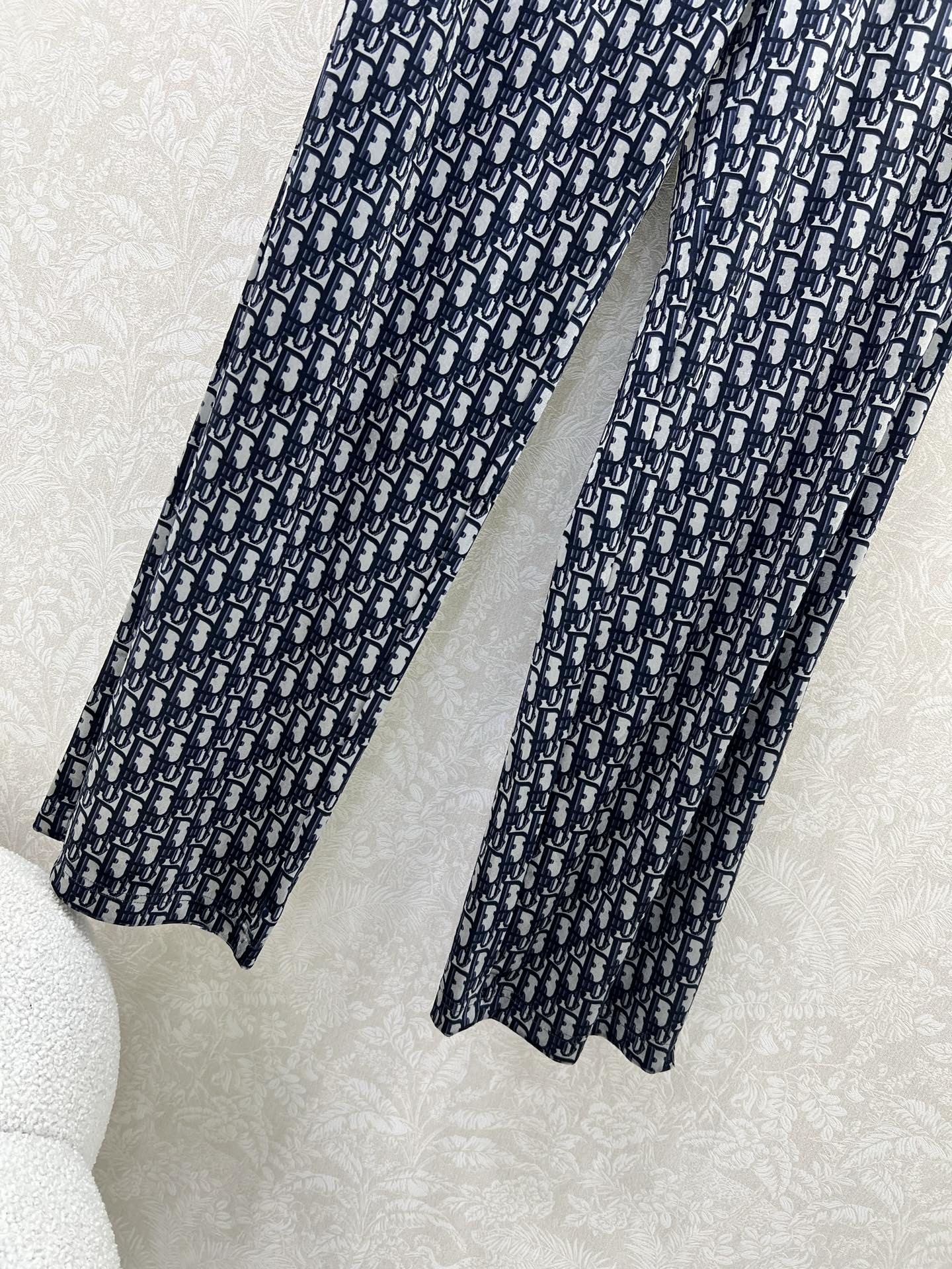 🔥🔥 DIO* 25新款丝绒阔腿裤 简约风气质阔腿休闲裤 腰头经典字母弹力织带 整套D字母印花 舒适感高