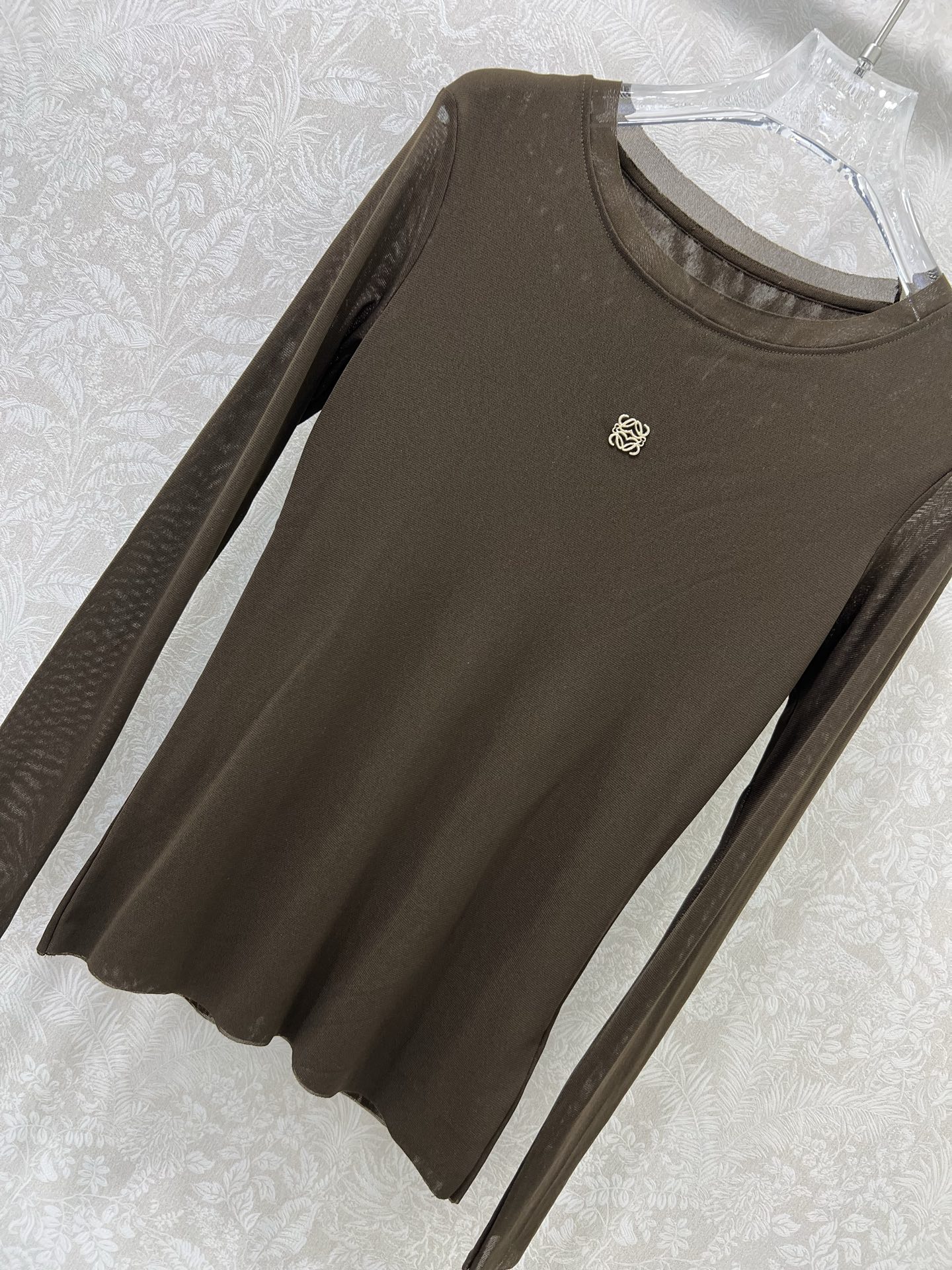 🔥🔥loew*25新款网纱打底 圆领打底上衣 胸前logo小金属装饰 网纱面料柔软亲肤 前片双层不走光 