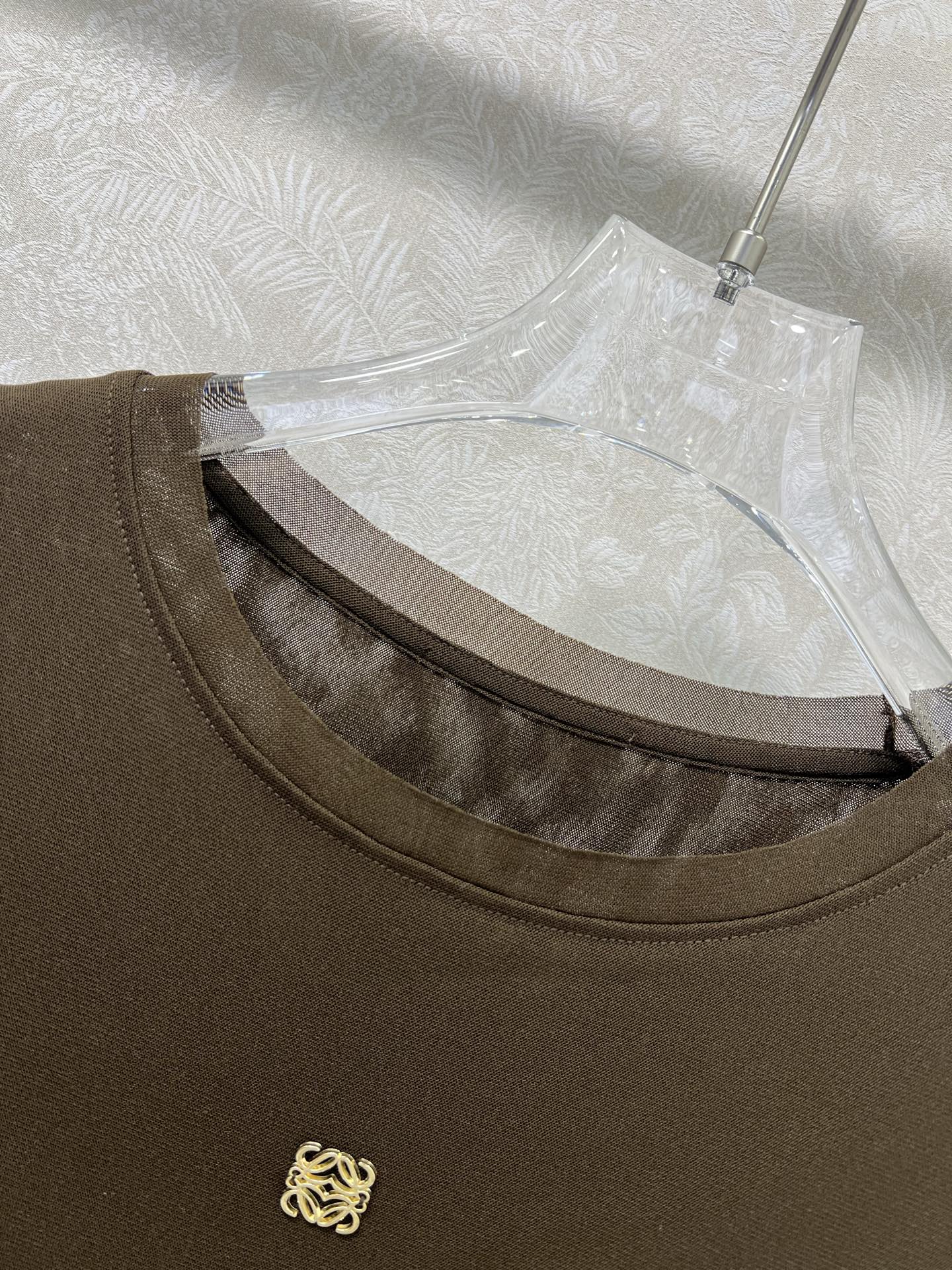 🔥🔥loew*25新款网纱打底 圆领打底上衣 胸前logo小金属装饰 网纱面料柔软亲肤 前片双层不走光 