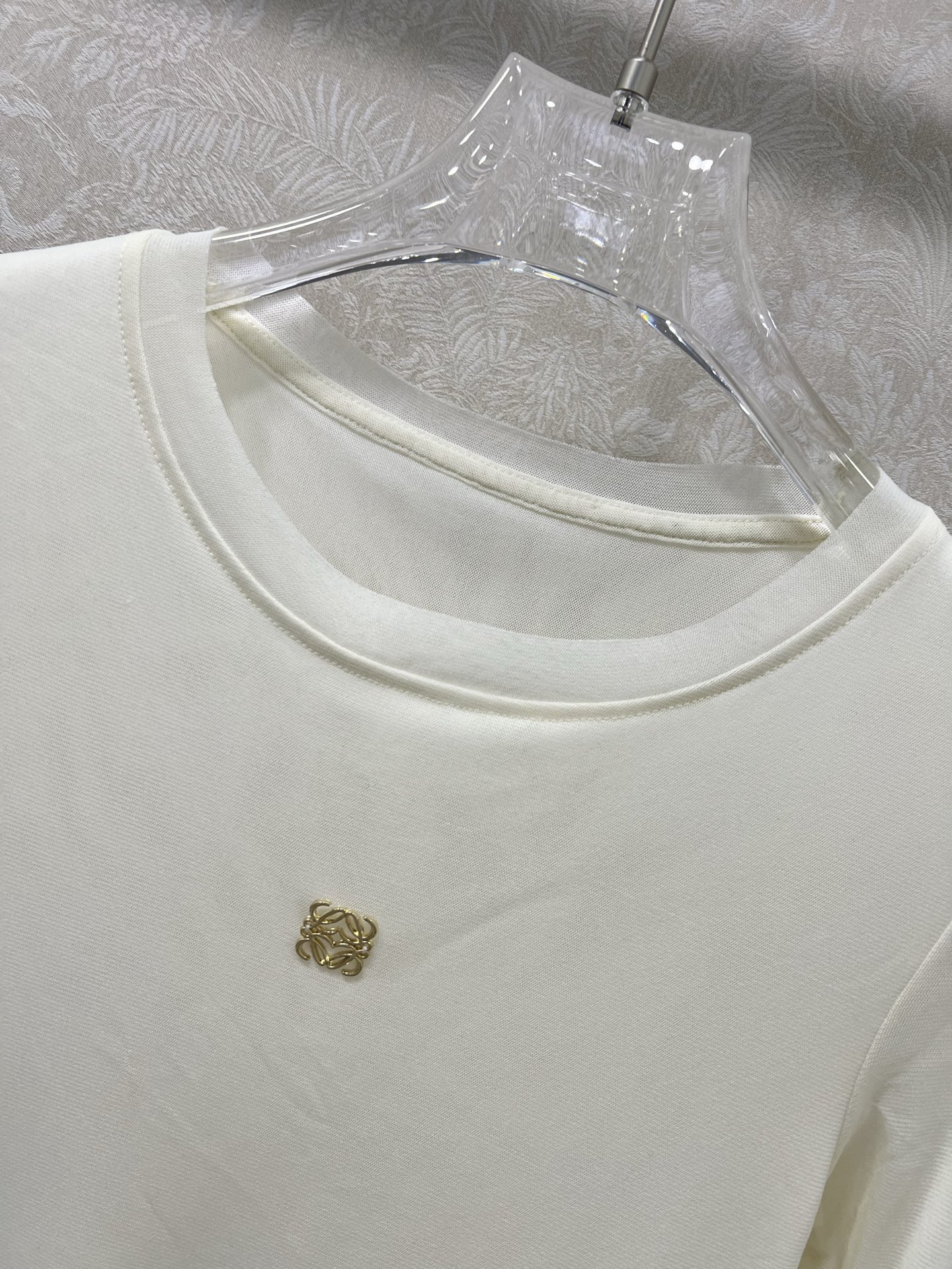 🔥🔥loew*25新款网纱打底 圆领打底上衣 胸前logo小金属装饰 网纱面料柔软亲肤 前片双层不走光 