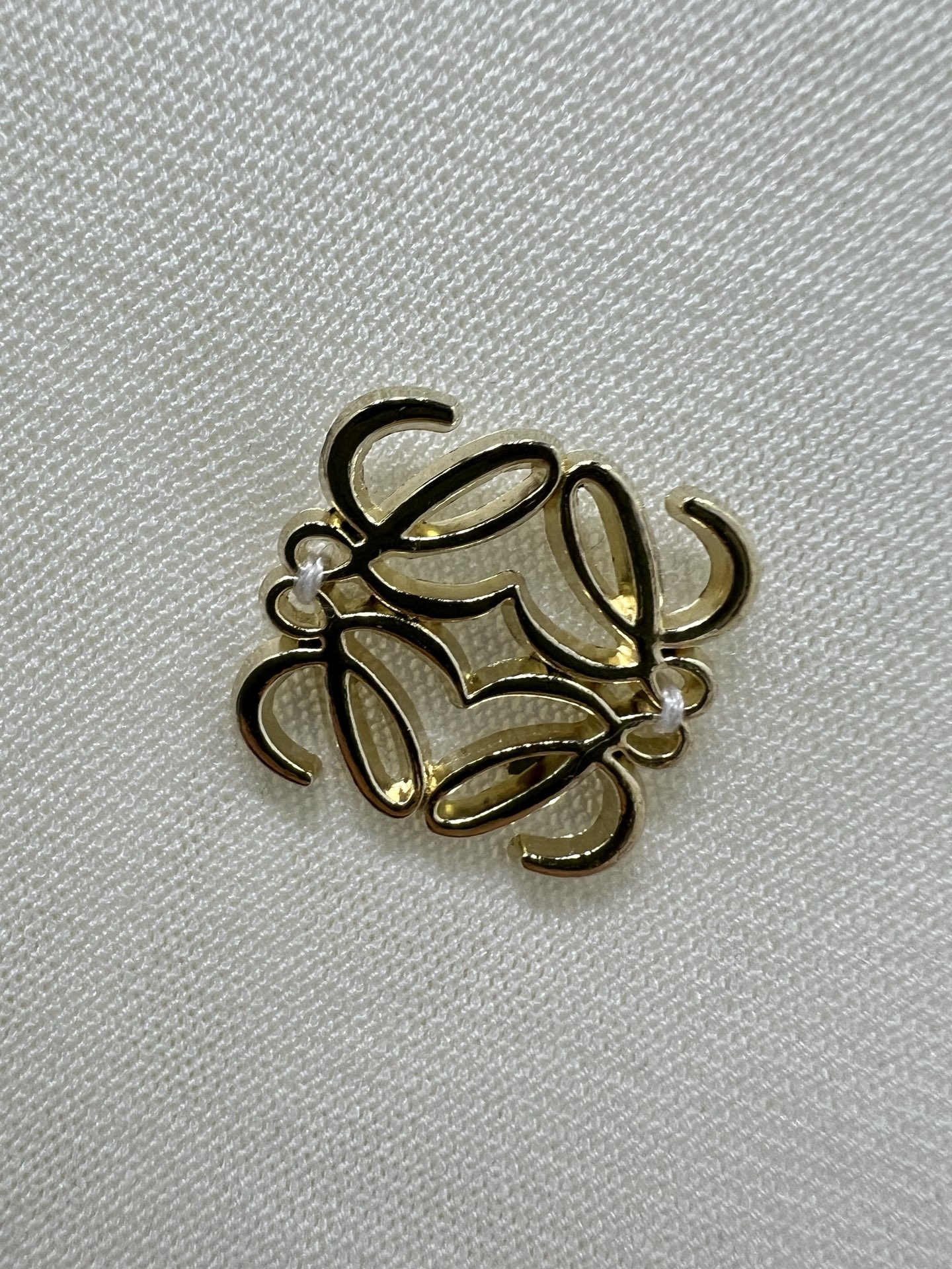 🔥🔥loew*25新款网纱打底 圆领打底上衣 胸前logo小金属装饰 网纱面料柔软亲肤 前片双层不走光 