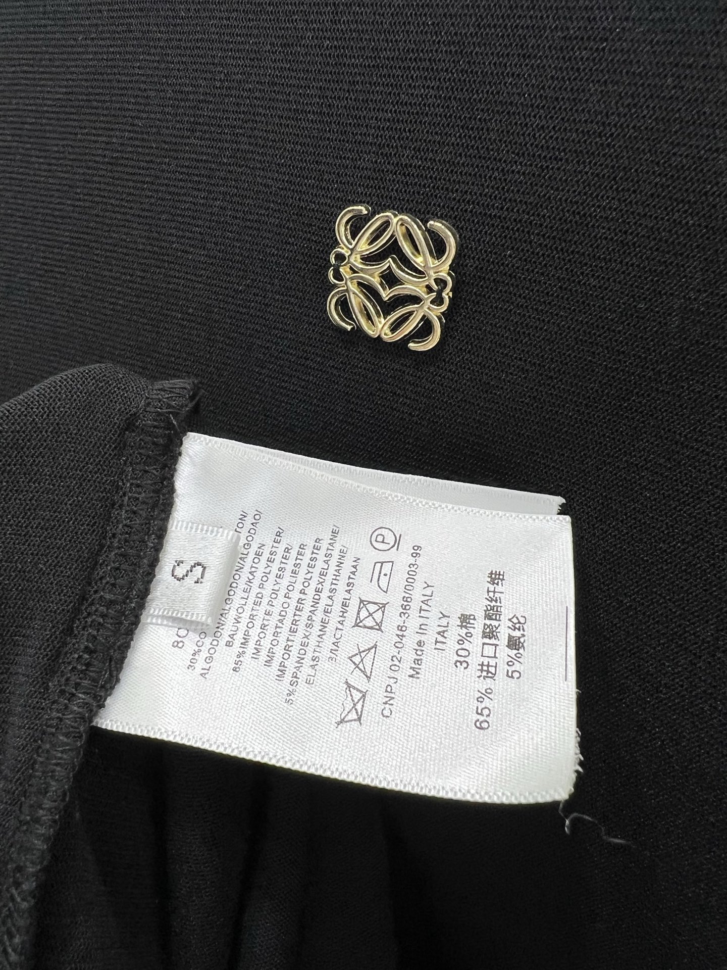 🔥🔥loew*25新款网纱打底 圆领打底上衣 胸前logo小金属装饰 网纱面料柔软亲肤 前片双层不走光 