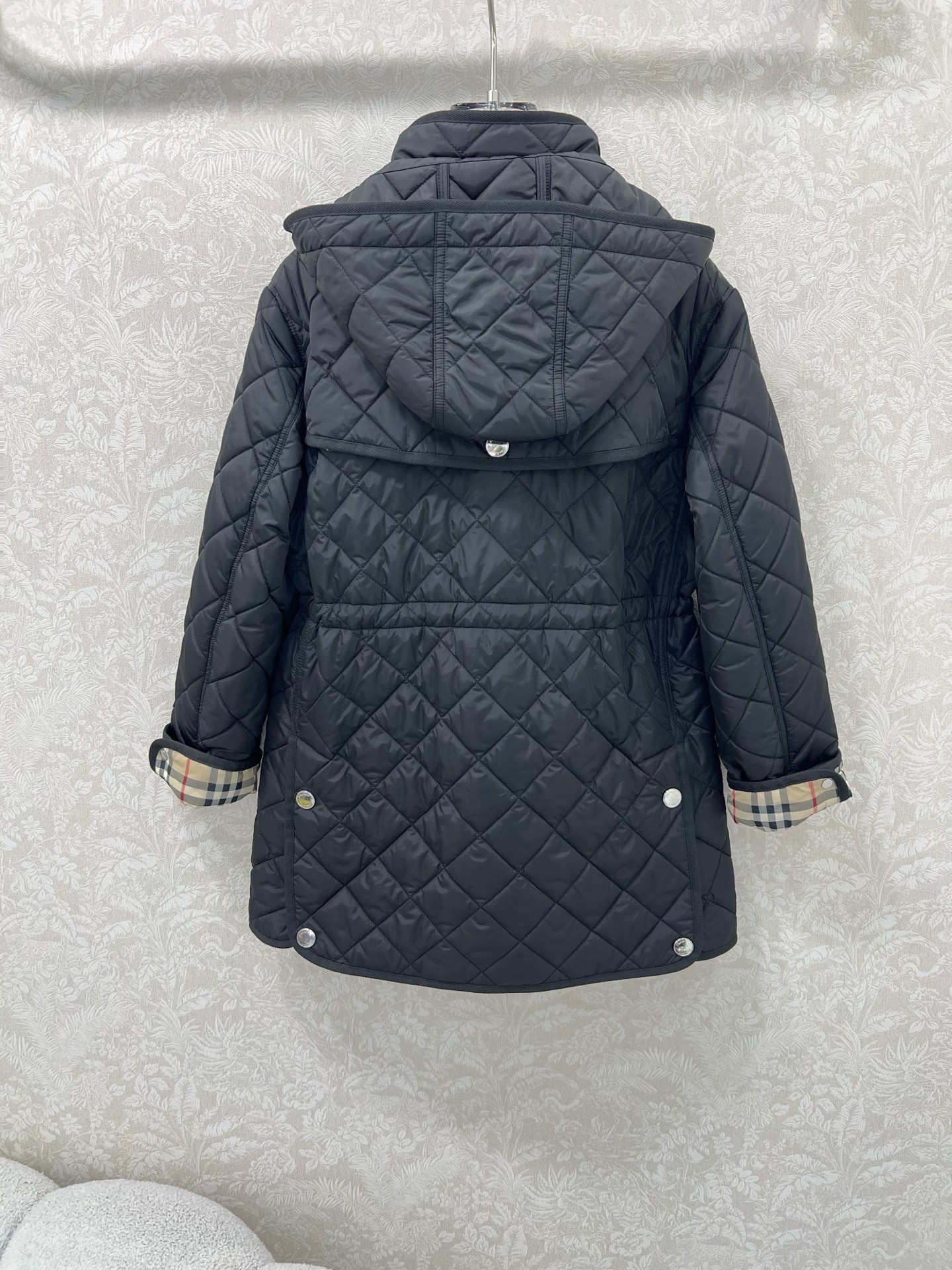 🔥🔥 burber*y 25新款棉衣棉服外套 可拆卸连帽灯芯绒小立领设计非常亮眼 内衬经典英伦格纹视觉冲