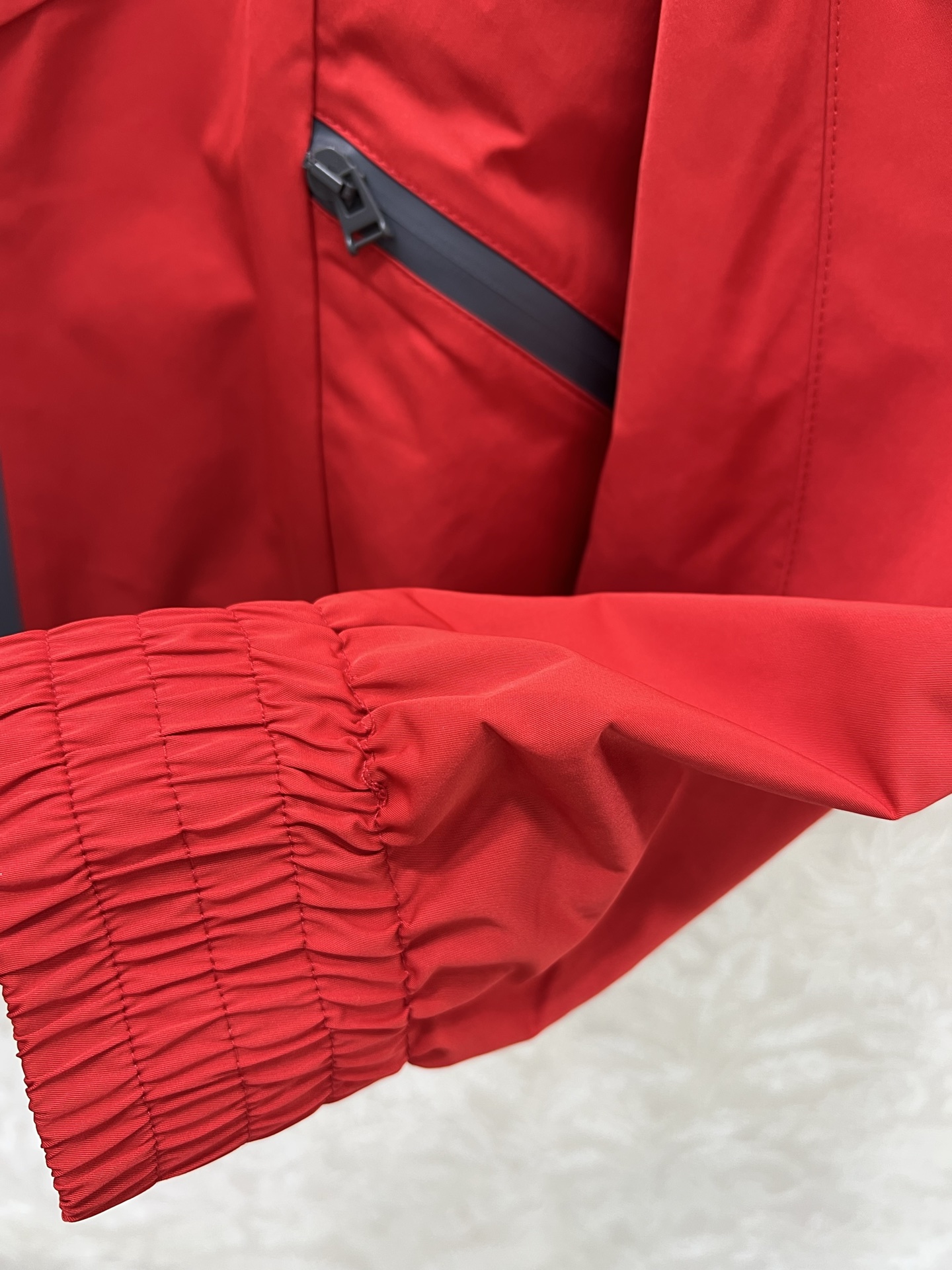 🔥🔥Louis Vuitt*n25新款小立领飞行夹克冲锋衣外套 官网同步酷女孩必备神器，可男女同款 经典