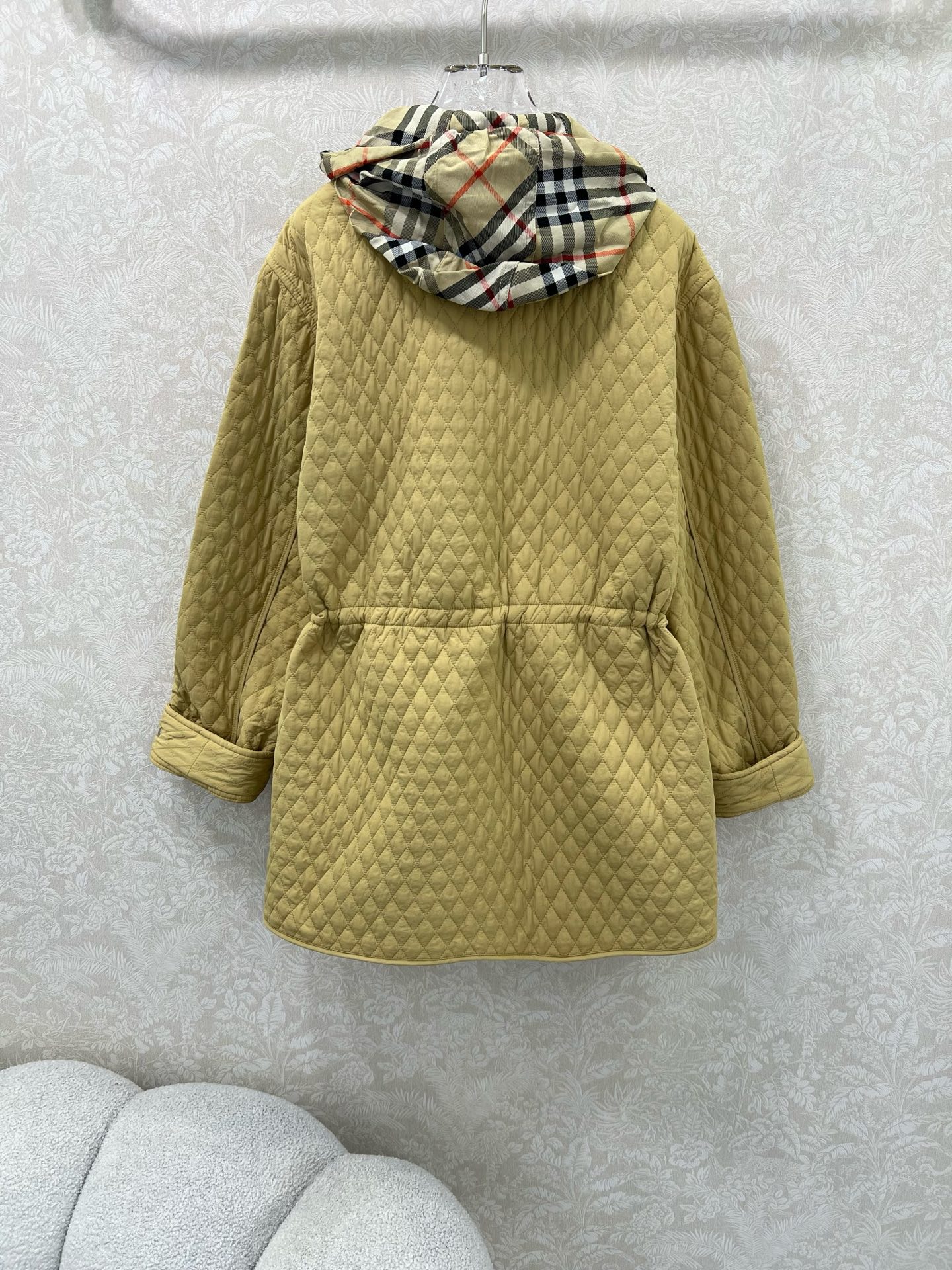 🔥🔥 burber*y 25秋冬新款棉衣棉服外套 帽子经典格纹可隐藏式设计非常亮眼 视觉冲击力强时髦度高