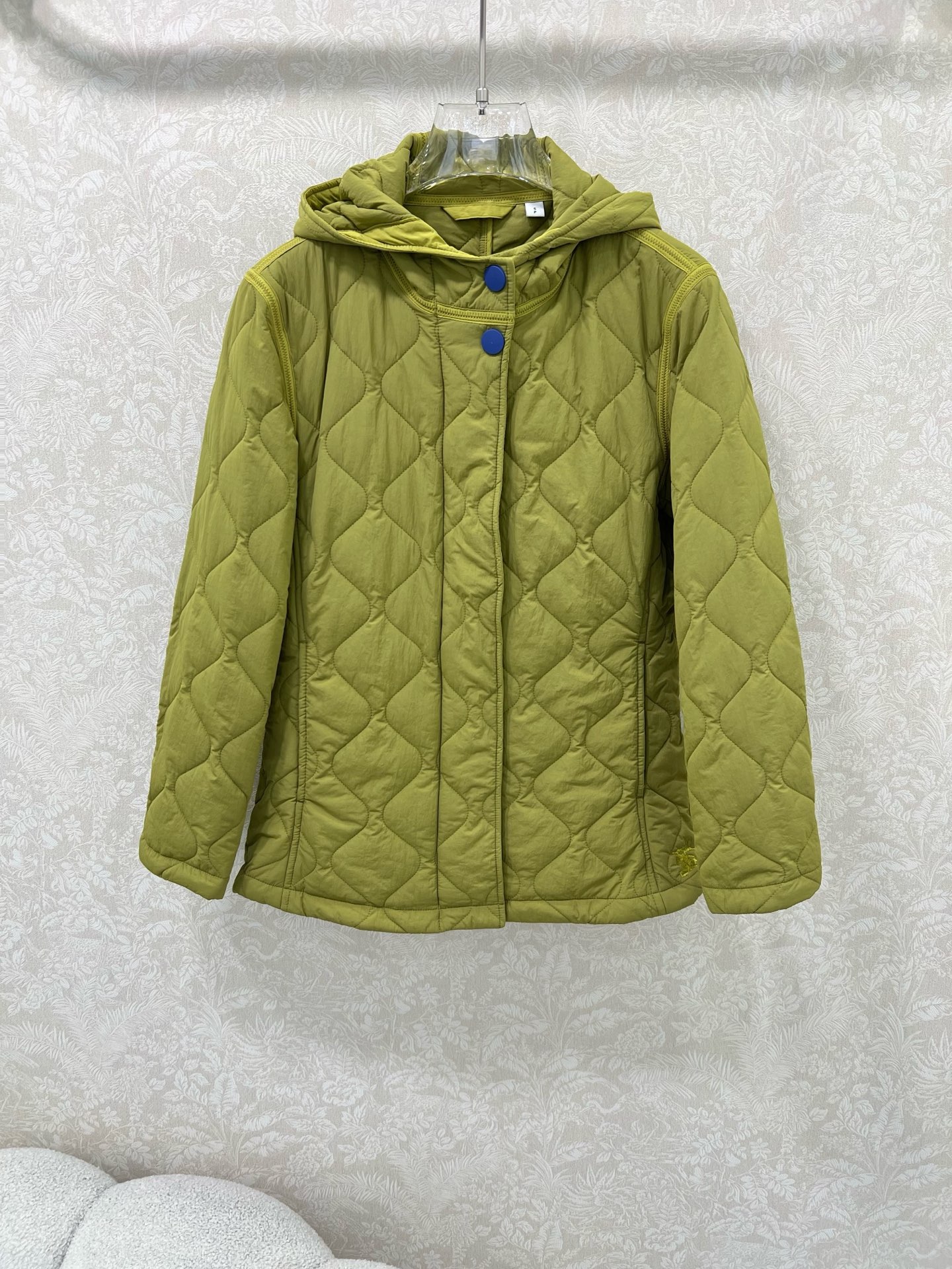 🔥🔥 burber*y 25秋冬新款棉衣连帽棉服外套 菱格扎线夹棉外套 衣角战马logo刺绣 微修身上身