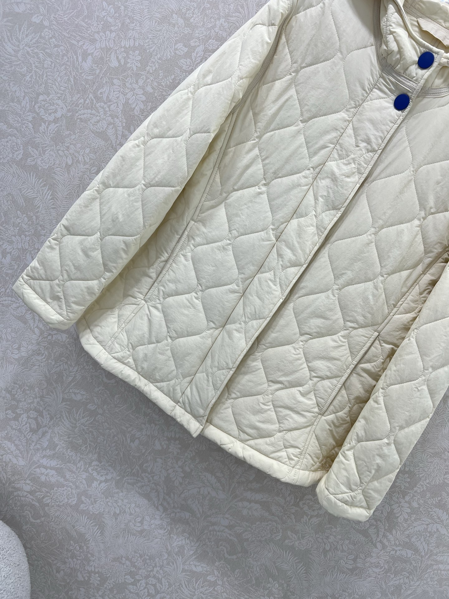 🔥🔥 burber*y 25秋冬新款棉衣连帽棉服外套 菱格扎线夹棉外套 衣角战马logo刺绣 微修身上身