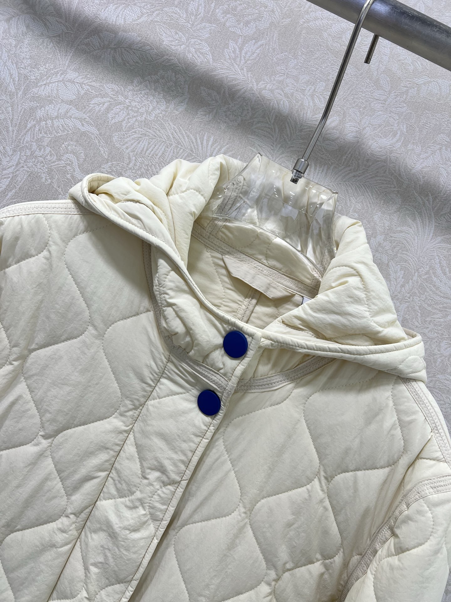 🔥🔥 burber*y 25秋冬新款棉衣连帽棉服外套 菱格扎线夹棉外套 衣角战马logo刺绣 微修身上身