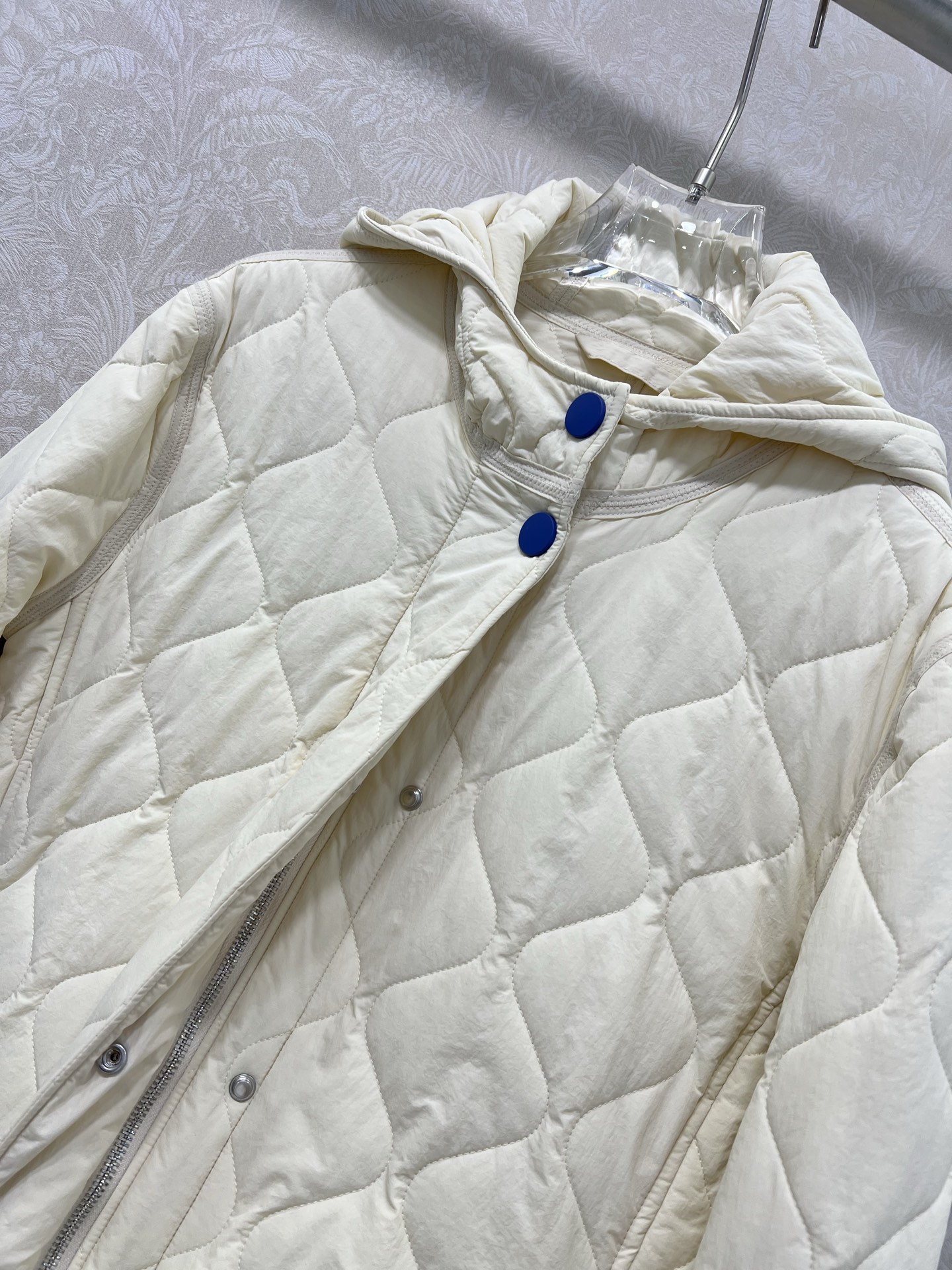 🔥🔥 burber*y 25秋冬新款棉衣连帽棉服外套 菱格扎线夹棉外套 衣角战马logo刺绣 微修身上身