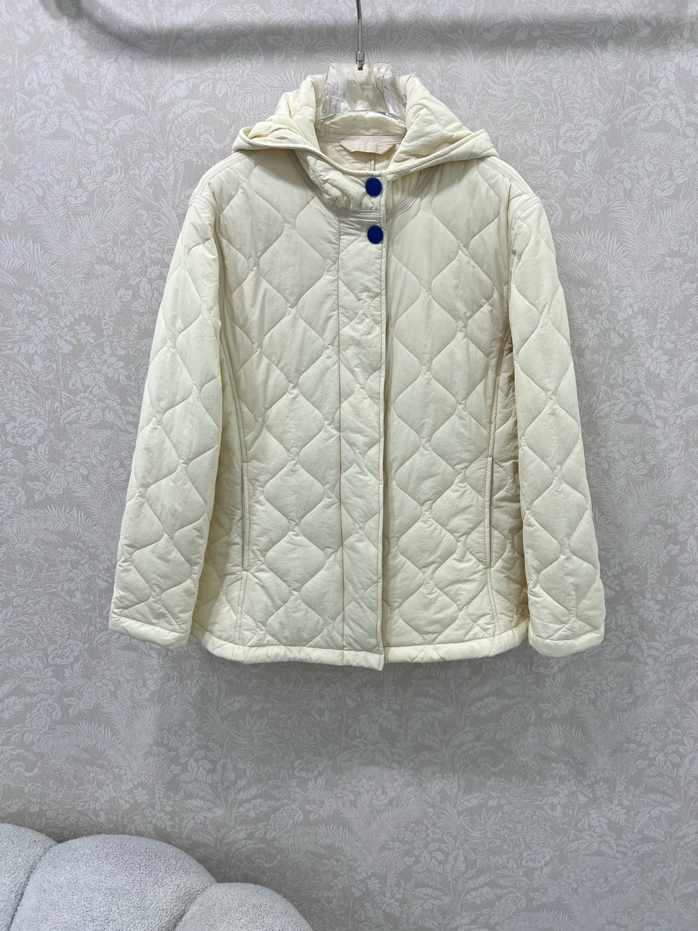 🔥🔥 burber*y 25秋冬新款棉衣连帽棉服外套 菱格扎线夹棉外套 衣角战马logo刺绣 微修身上身