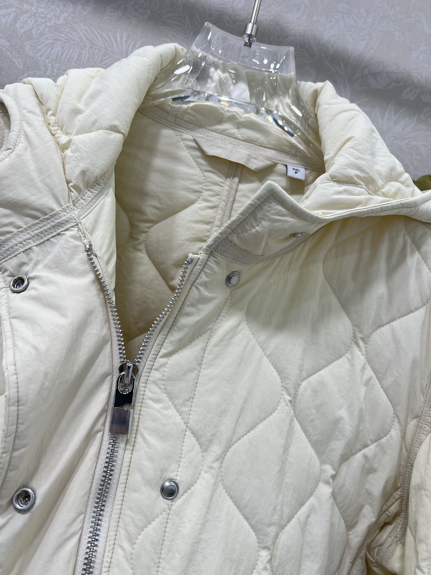 🔥🔥 burber*y 25秋冬新款棉衣连帽棉服外套 菱格扎线夹棉外套 衣角战马logo刺绣 微修身上身