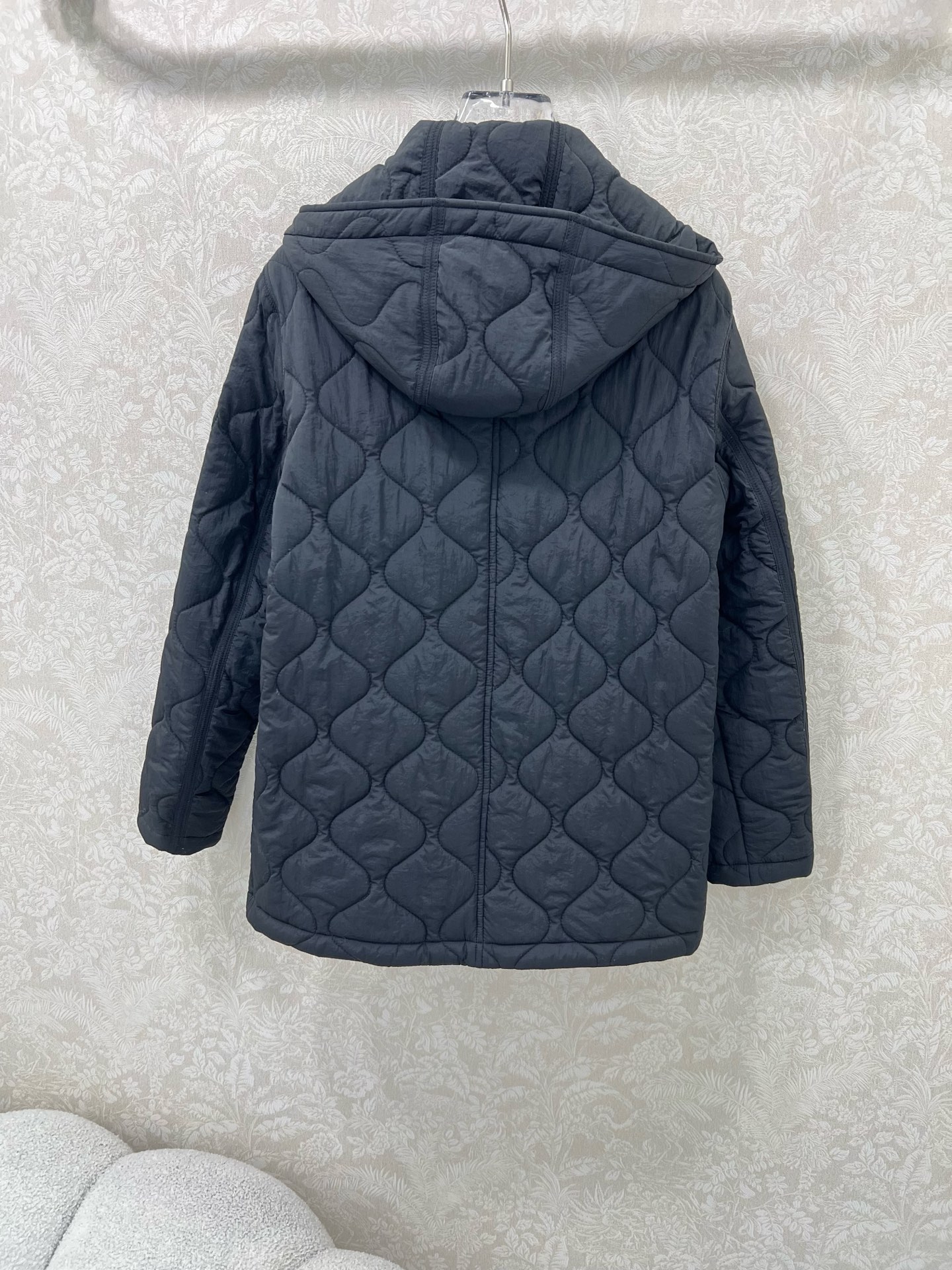 🔥🔥 burber*y 25秋冬新款棉衣连帽棉服外套 菱格扎线夹棉外套 衣角战马logo刺绣 微修身上身