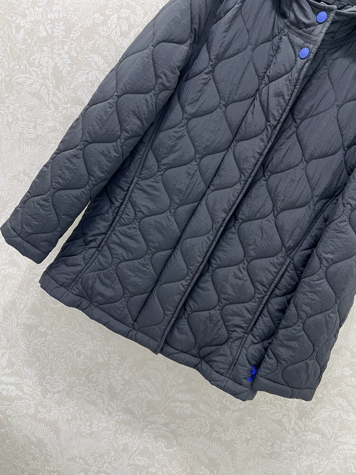 🔥🔥 burber*y 25秋冬新款棉衣连帽棉服外套 菱格扎线夹棉外套 衣角战马logo刺绣 微修身上身