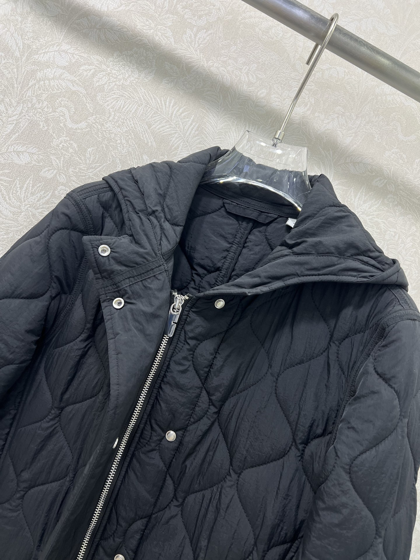 🔥🔥 burber*y 25秋冬新款棉衣连帽棉服外套 菱格扎线夹棉外套 衣角战马logo刺绣 微修身上身