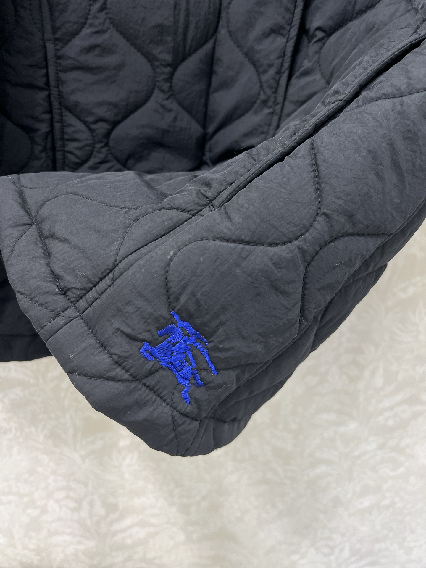 🔥🔥 burber*y 25秋冬新款棉衣连帽棉服外套 菱格扎线夹棉外套 衣角战马logo刺绣 微修身上身