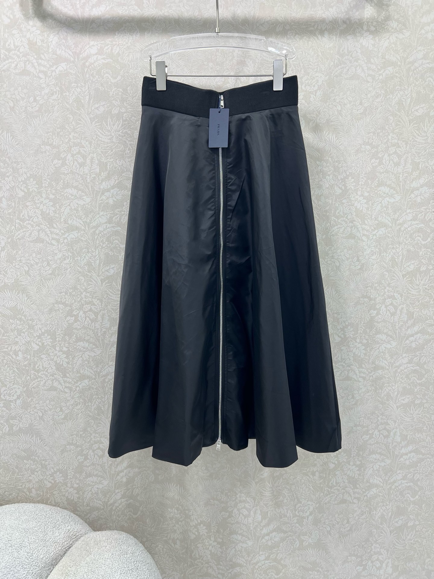 🔥🔥PRAD*普拉*达 25新款大摆拉链半裙伞裙 定制YB进口环保再生尼龙材质 质感轻薄透气 光泽有型 