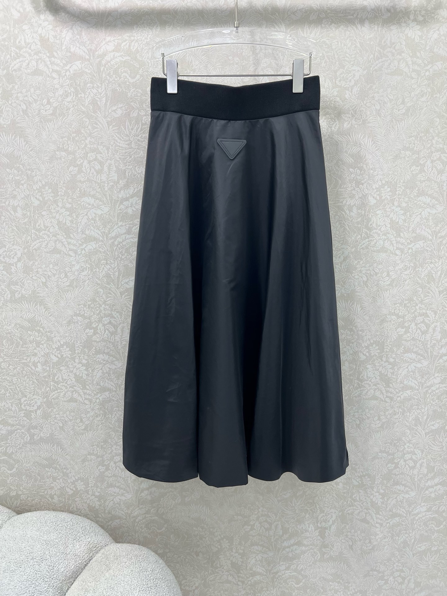 🔥🔥PRAD*普拉*达 25新款大摆拉链半裙伞裙 定制YB进口环保再生尼龙材质 质感轻薄透气 光泽有型 