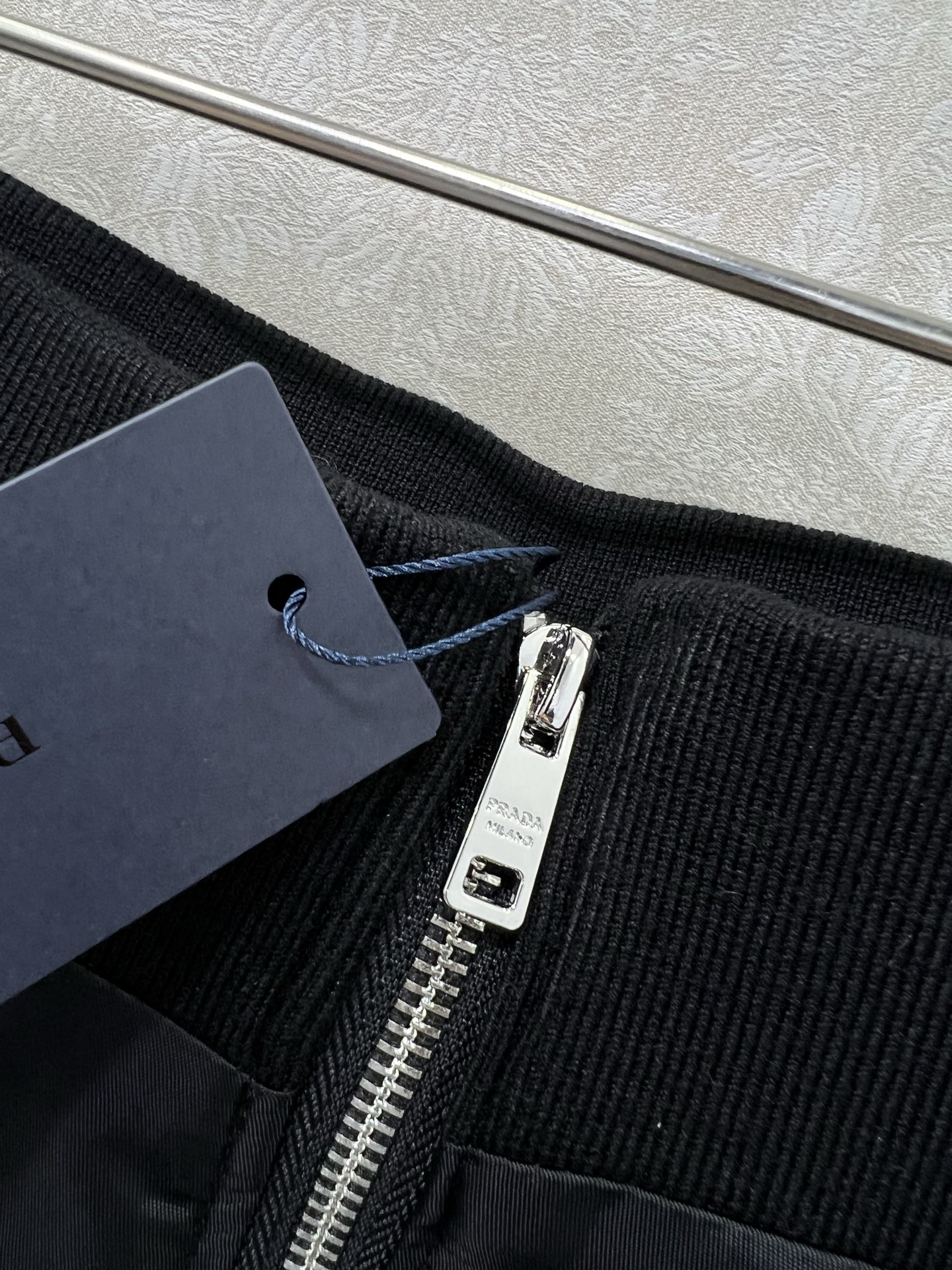 🔥🔥PRAD*普拉*达 25新款大摆拉链半裙伞裙 定制YB进口环保再生尼龙材质 质感轻薄透气 光泽有型 