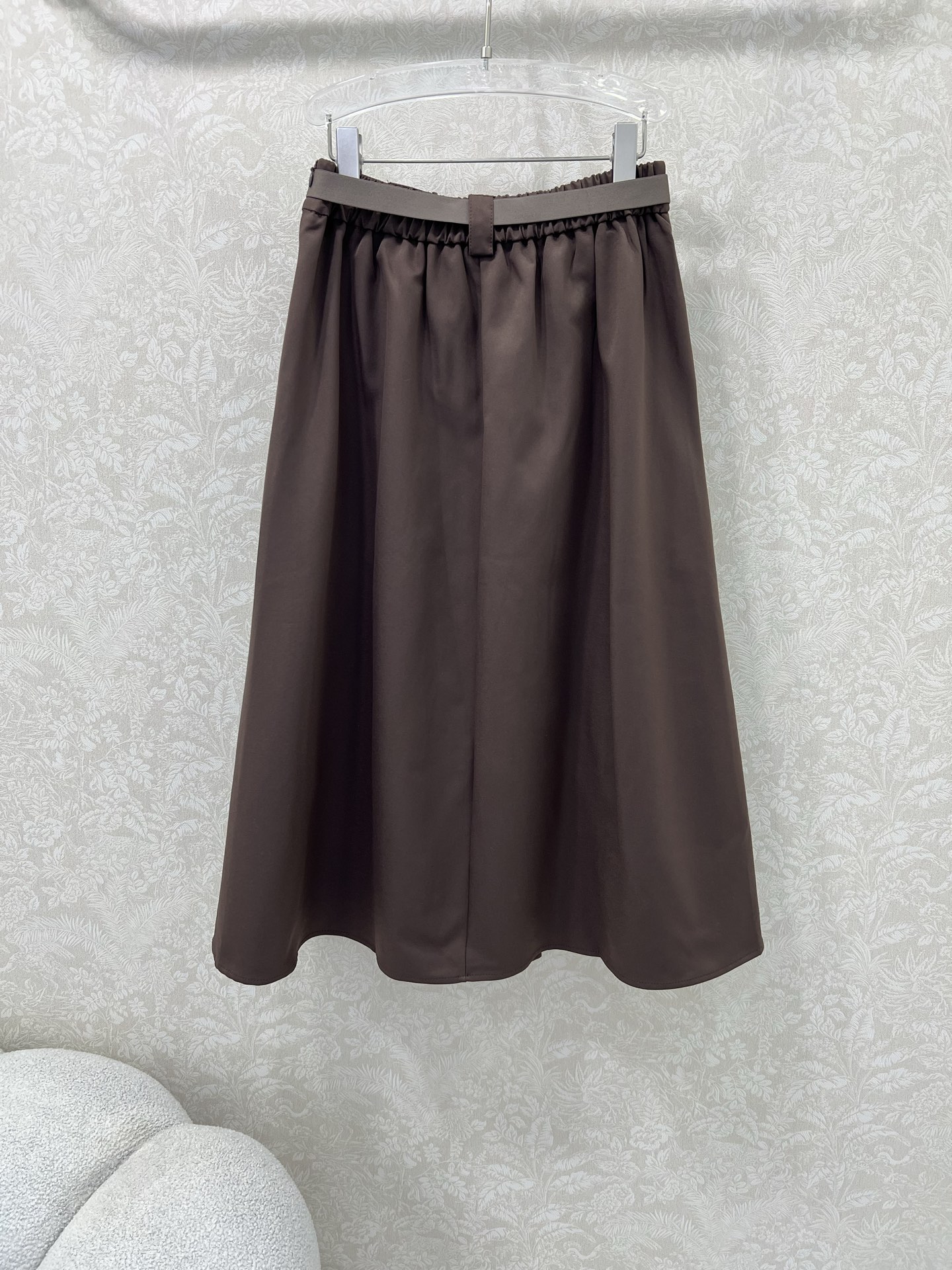 🔥🔥miumi* 25新款miu系复古压褶半裙 定制金属腰头腰带 裙身低调奢华立体剪裁 精简线条感设计凸