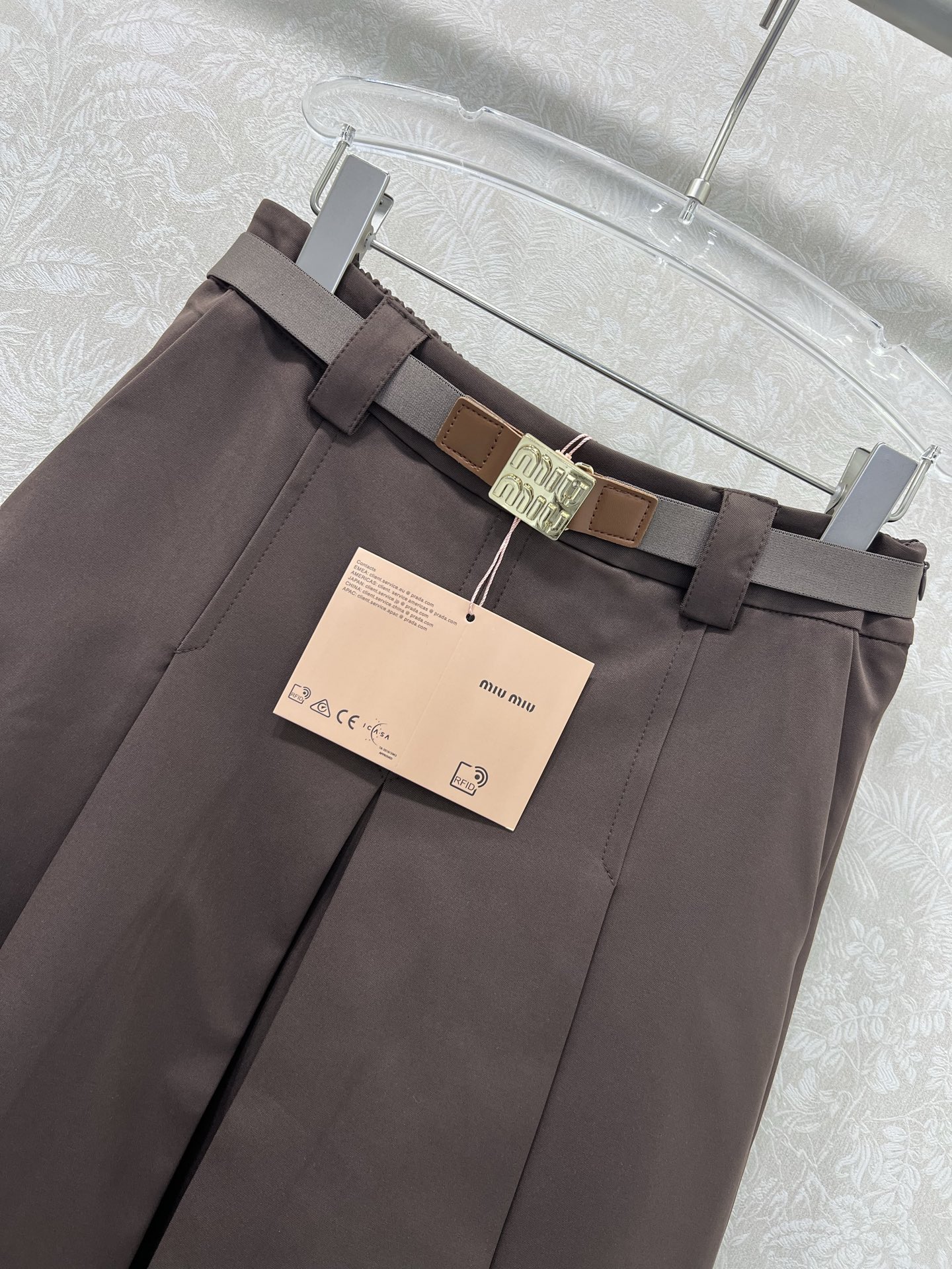 🔥🔥miumi* 25新款miu系复古压褶半裙 定制金属腰头腰带 裙身低调奢华立体剪裁 精简线条感设计凸