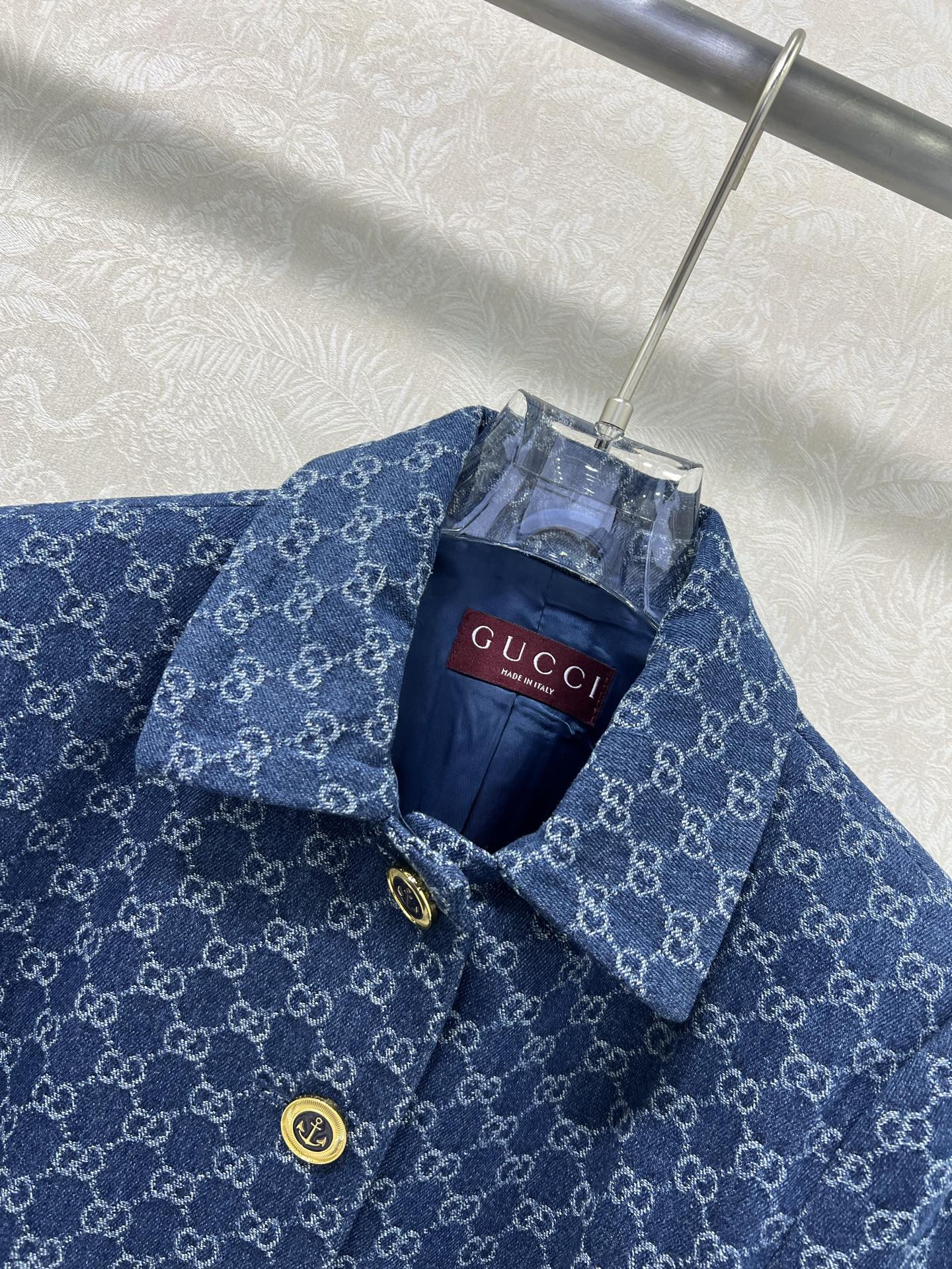 🔥🔥Gucc* 25新款复古洗水牛仔外套 整体双g老花设计 下摆马衔扣皮边装饰 经典翻领H版型时髦又高级