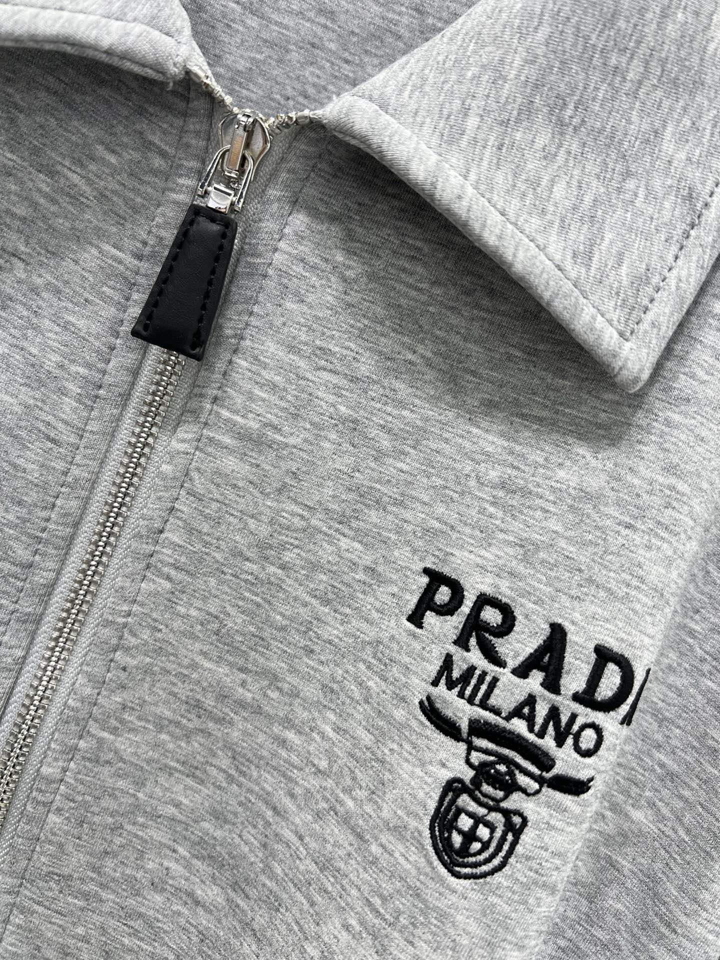 🔥🔥 Prad*25新款套装 连帽拉链外套➕小直筒长裤的组合 外套字母刺绣 休闲复古又时髦 简约的线条轮