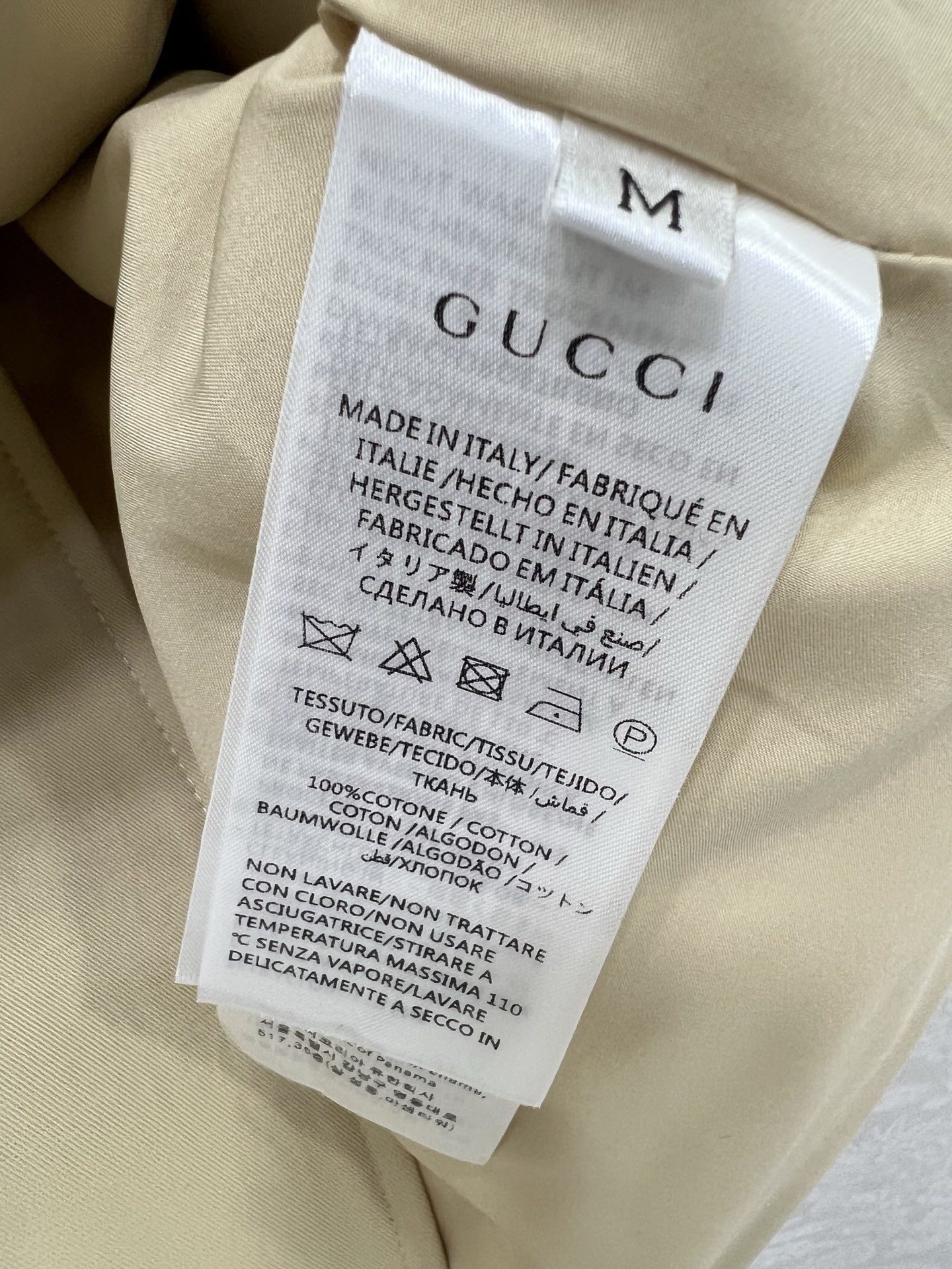 🔥🔥 GUCC*25 短款风衣外套 气质翻领领口字母刺绣 双排扣设计时髦又高级！配送定制腰带袖带 随性优