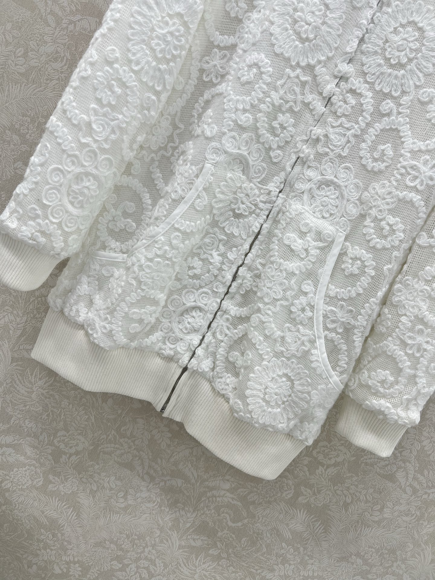 🔥🔥Celin*25新款水溶蕾丝连帽外套 定制蕾丝水溶花 超好看[色] 唯美仙女 胸前搭配凯旋门logo