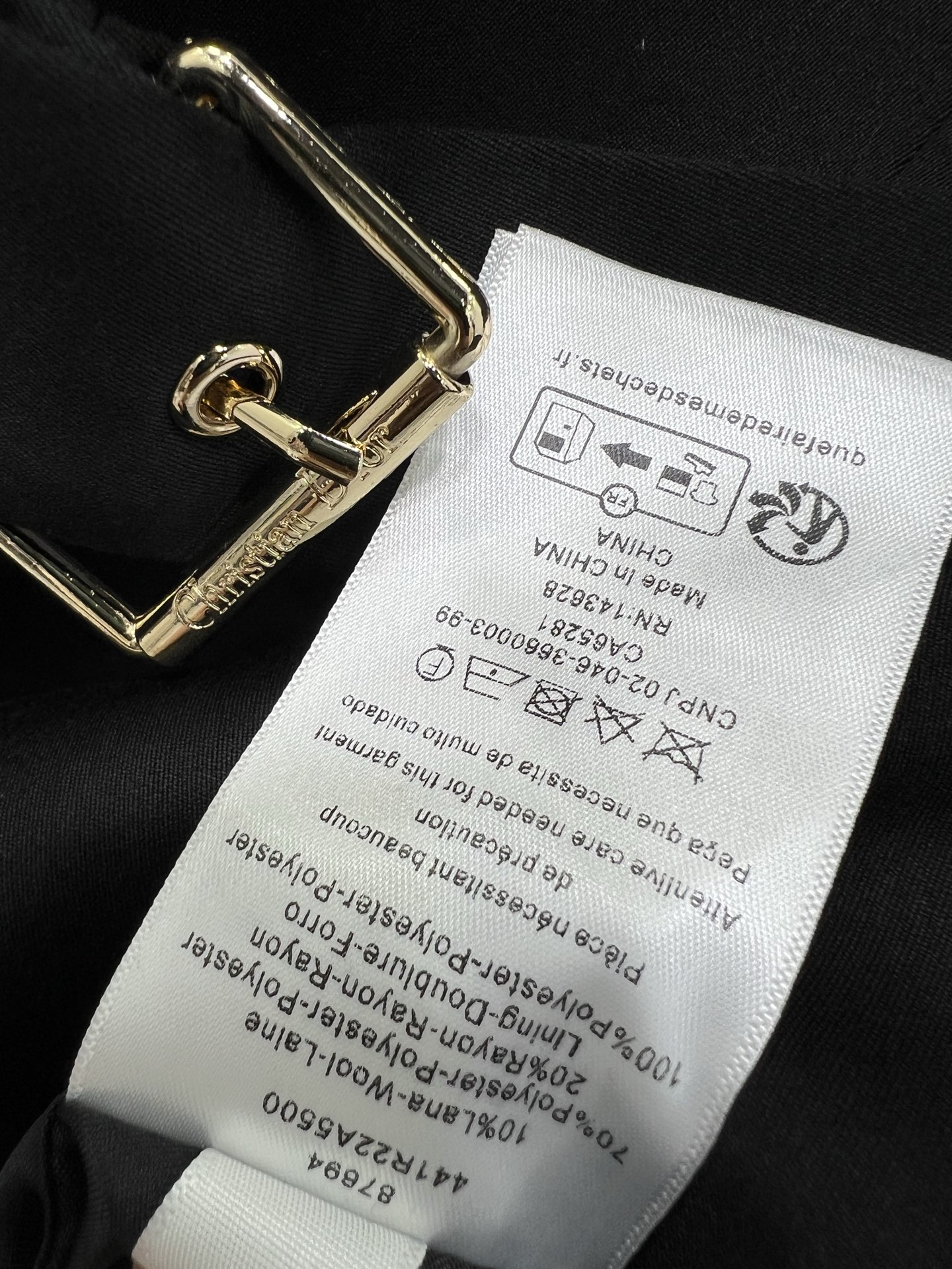 🔥🔥DIO*25秋冬新品经典双排扣腰带收腰西装外套 肩膀处定位蜻蜓刺绣工艺非常戏睛 精致干练又奢华 3D