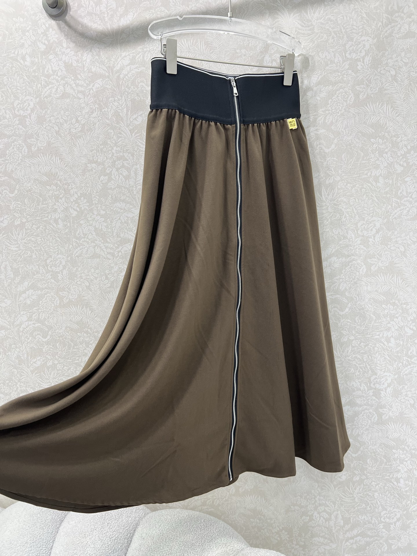 🔥🔥Alexand*r wang大王22早秋新品大王家纯色高腰织带半裙，不可多得的半裙一条，腰头以aw字