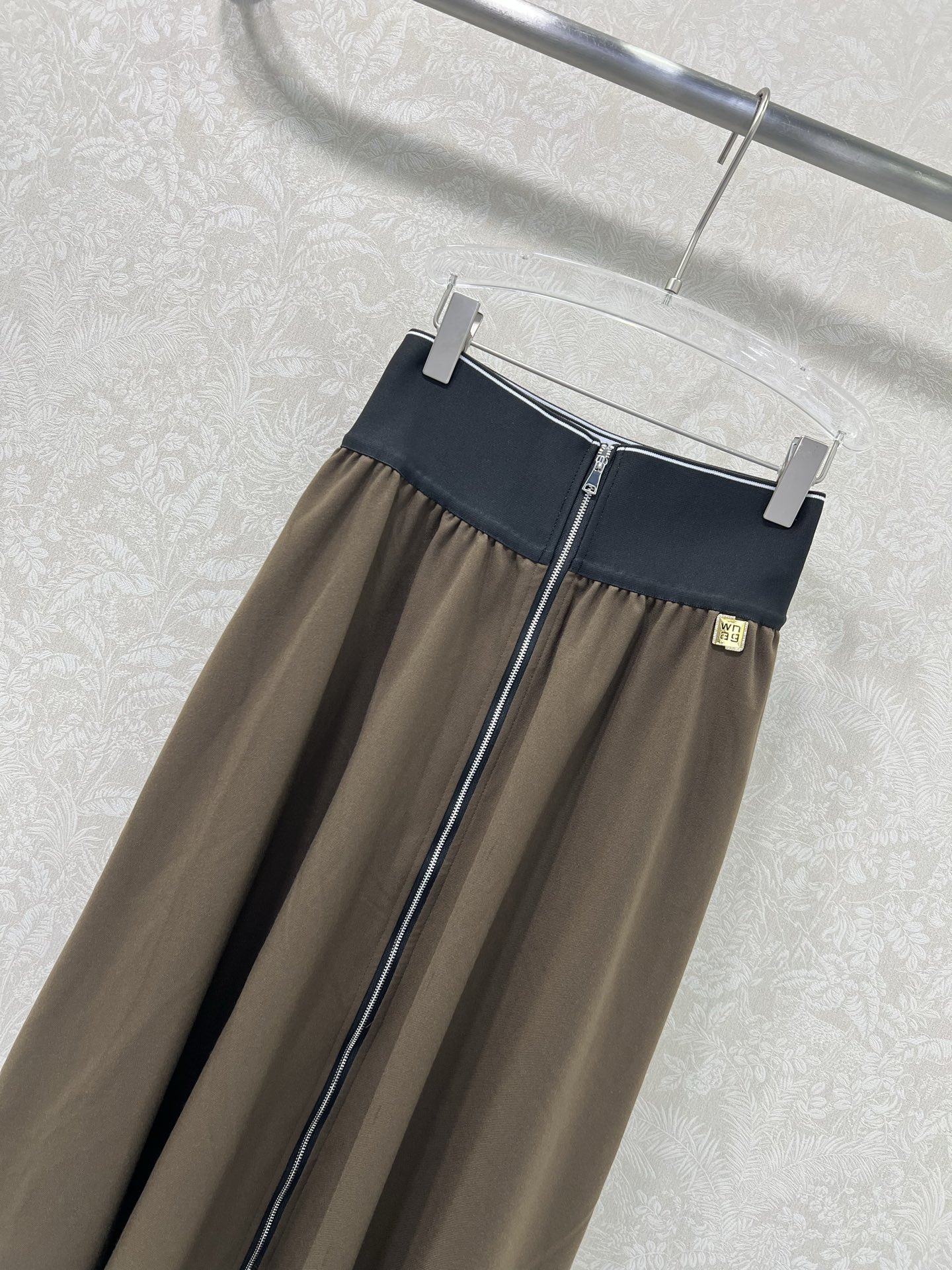 🔥🔥Alexand*r wang大王22早秋新品大王家纯色高腰织带半裙，不可多得的半裙一条，腰头以aw字