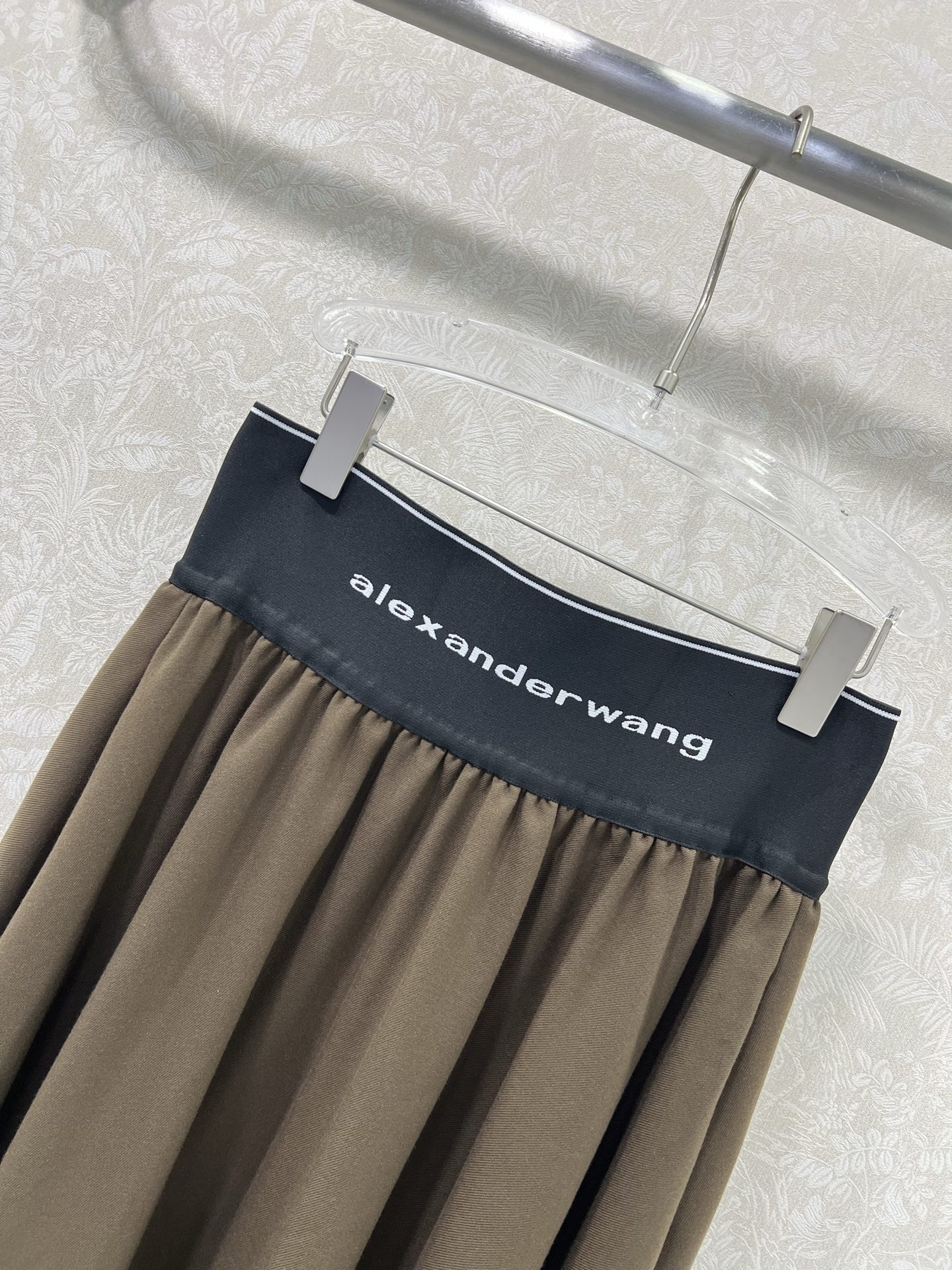🔥🔥Alexand*r wang大王22早秋新品大王家纯色高腰织带半裙，不可多得的半裙一条，腰头以aw字