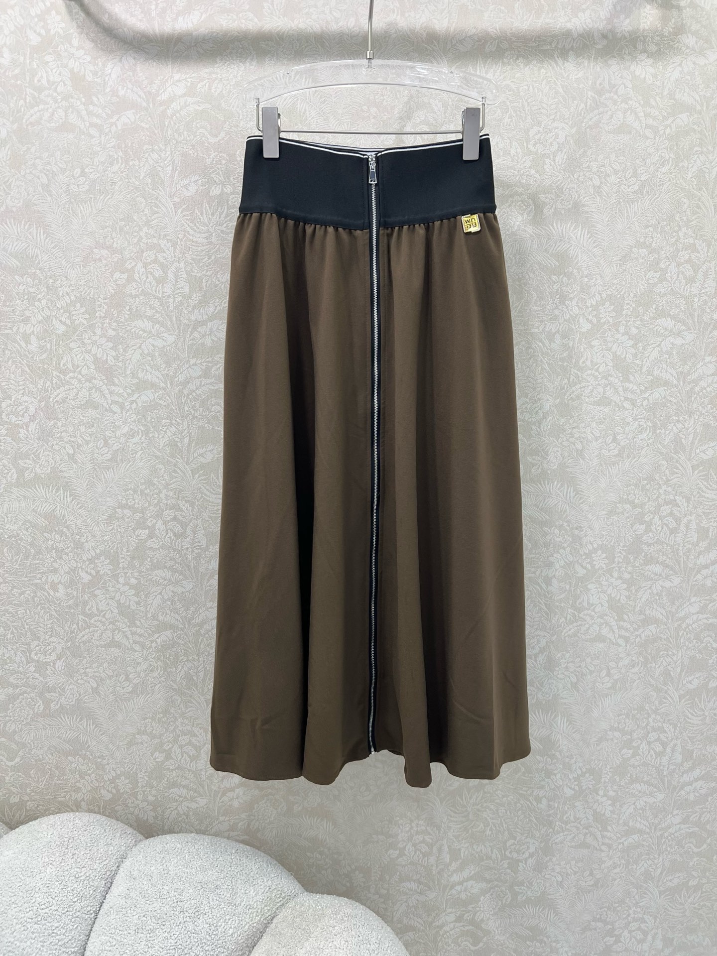 🔥🔥Alexand*r wang大王22早秋新品大王家纯色高腰织带半裙，不可多得的半裙一条，腰头以aw字