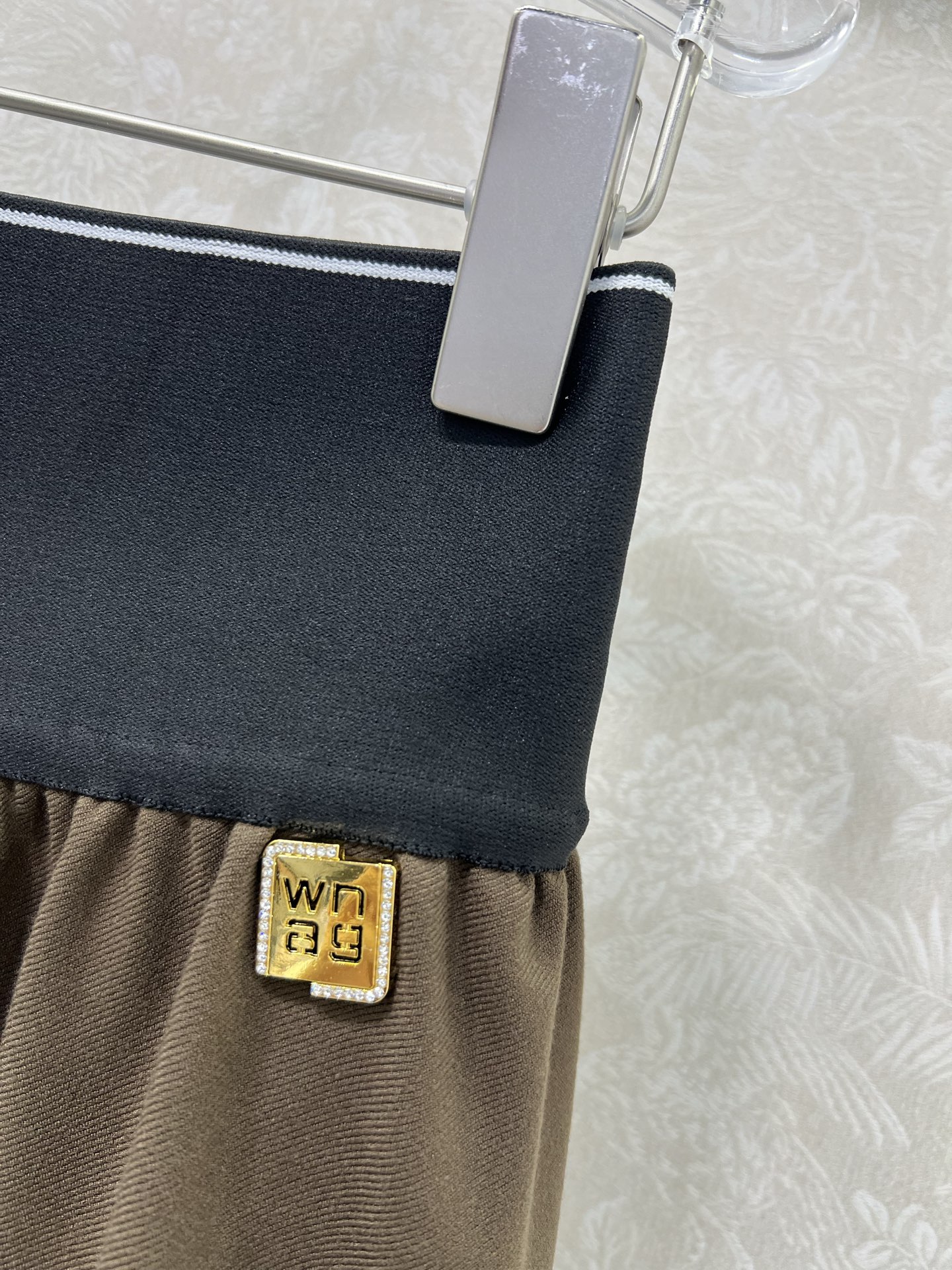 🔥🔥Alexand*r wang大王22早秋新品大王家纯色高腰织带半裙，不可多得的半裙一条，腰头以aw字