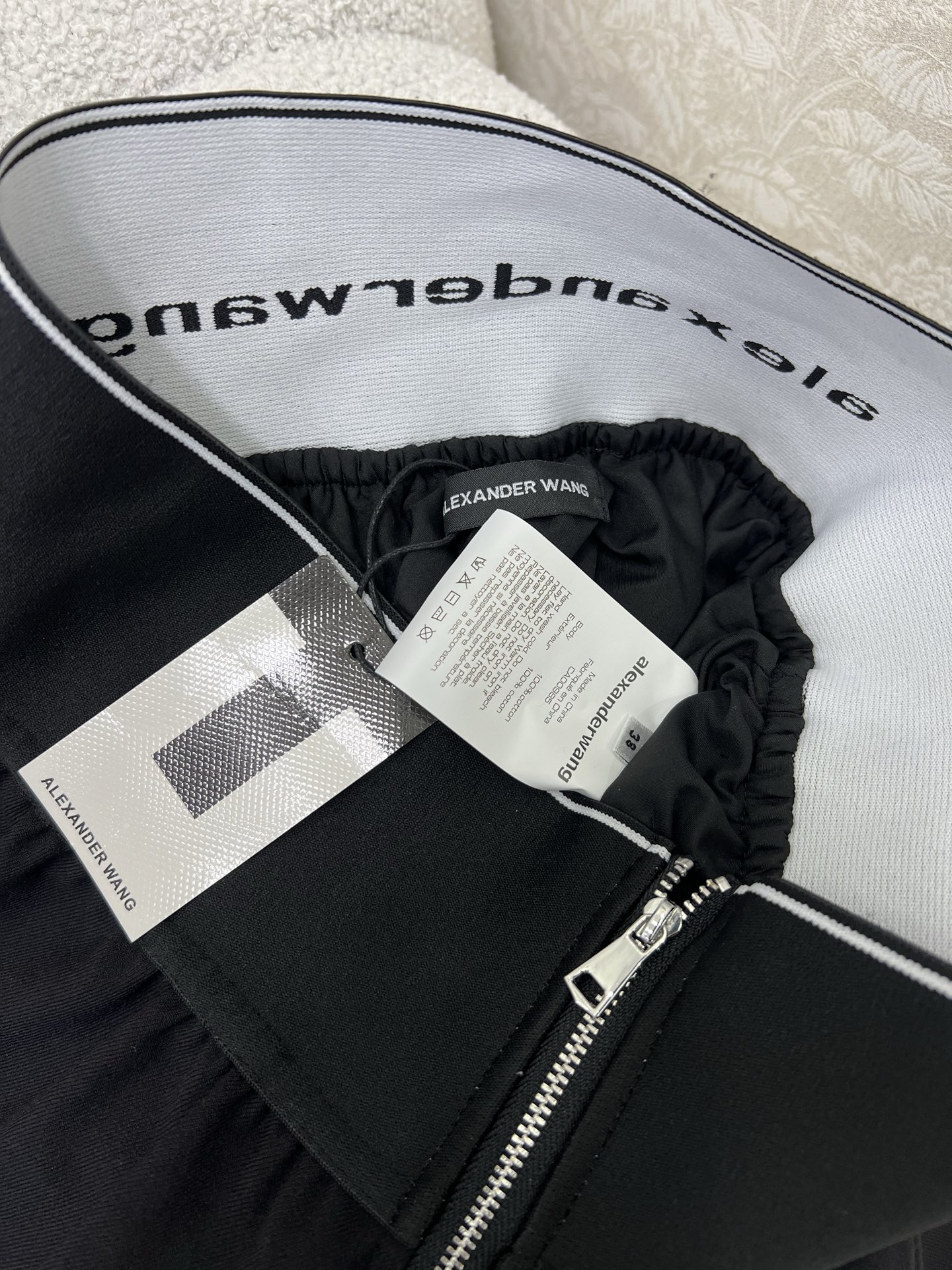 🔥🔥Alexand*r wang大王22早秋新品大王家纯色高腰织带半裙，不可多得的半裙一条，腰头以aw字