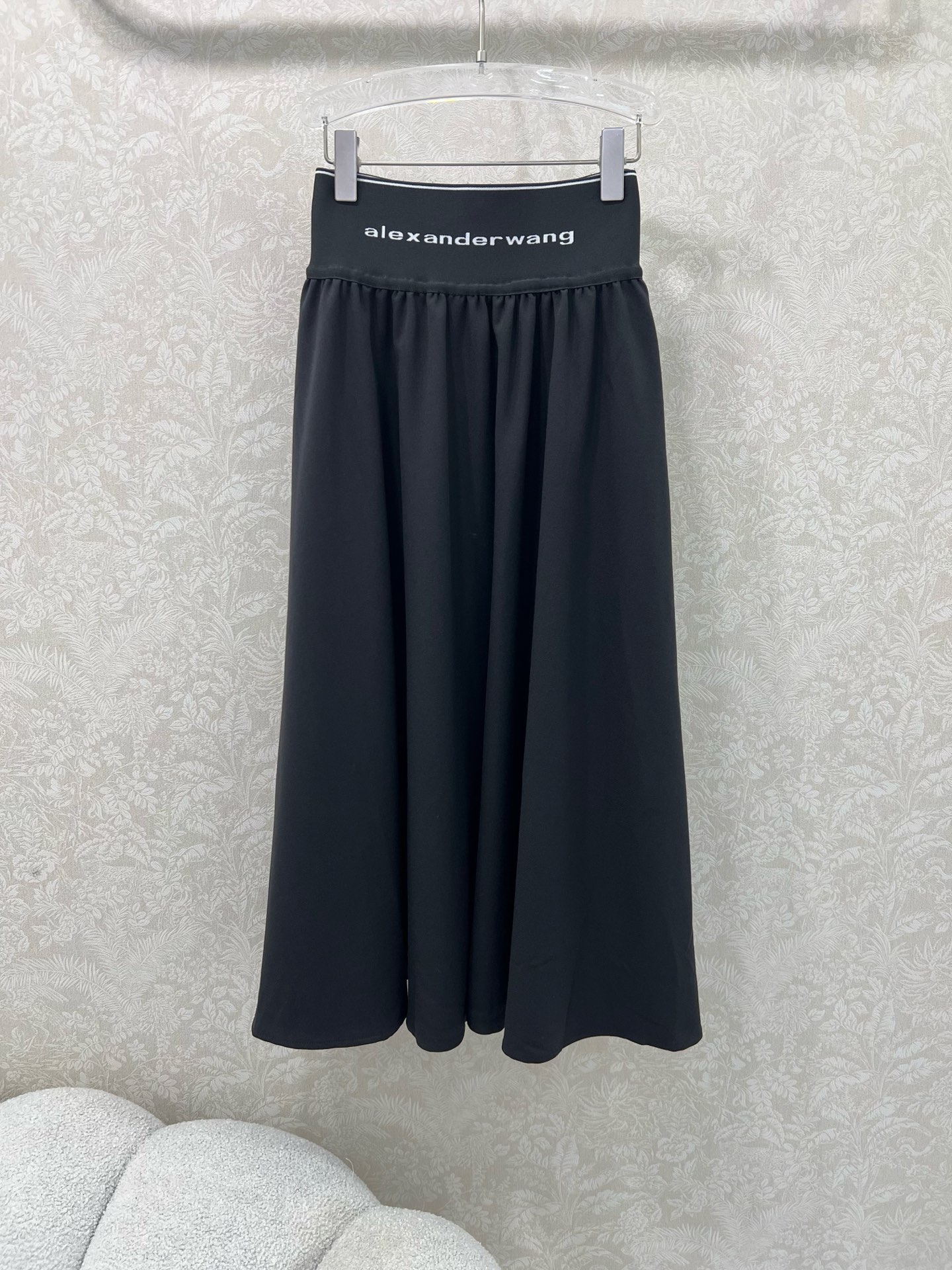 🔥🔥Alexand*r wang大王22早秋新品大王家纯色高腰织带半裙，不可多得的半裙一条，腰头以aw字