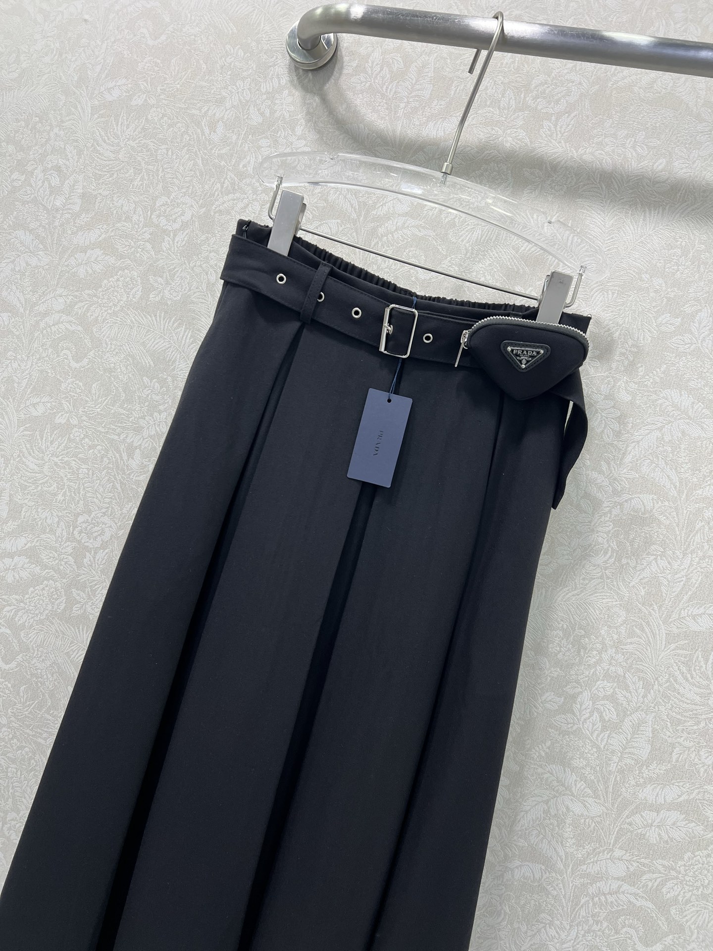 🔥🔥PRAD*PD家25新款腰包腰带半裙 定制YB进口磨毛材质 垂顺舒适 质感十足 三角标腰包腰带加持时