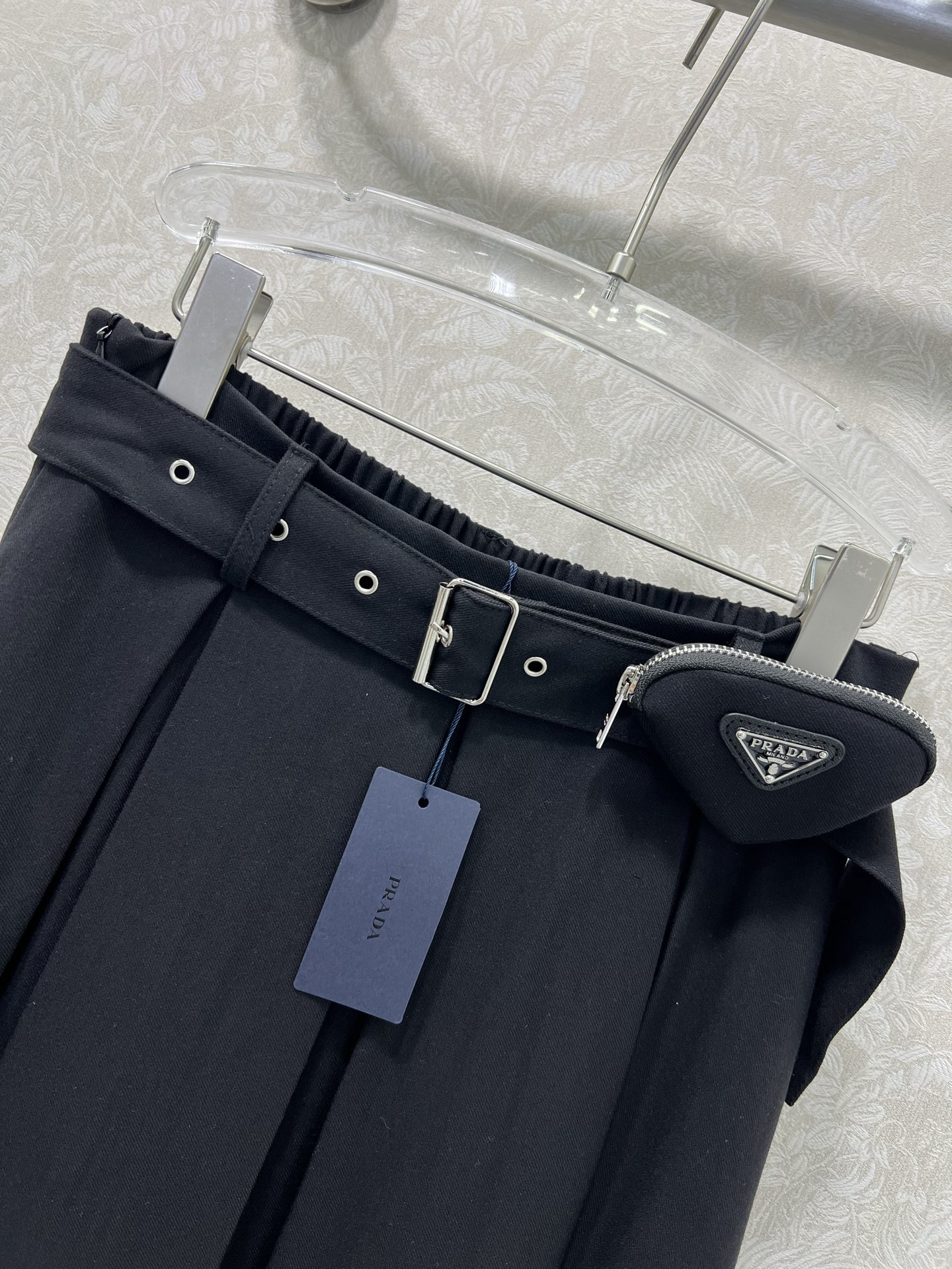 🔥🔥PRAD*PD家25新款腰包腰带半裙 定制YB进口磨毛材质 垂顺舒适 质感十足 三角标腰包腰带加持时